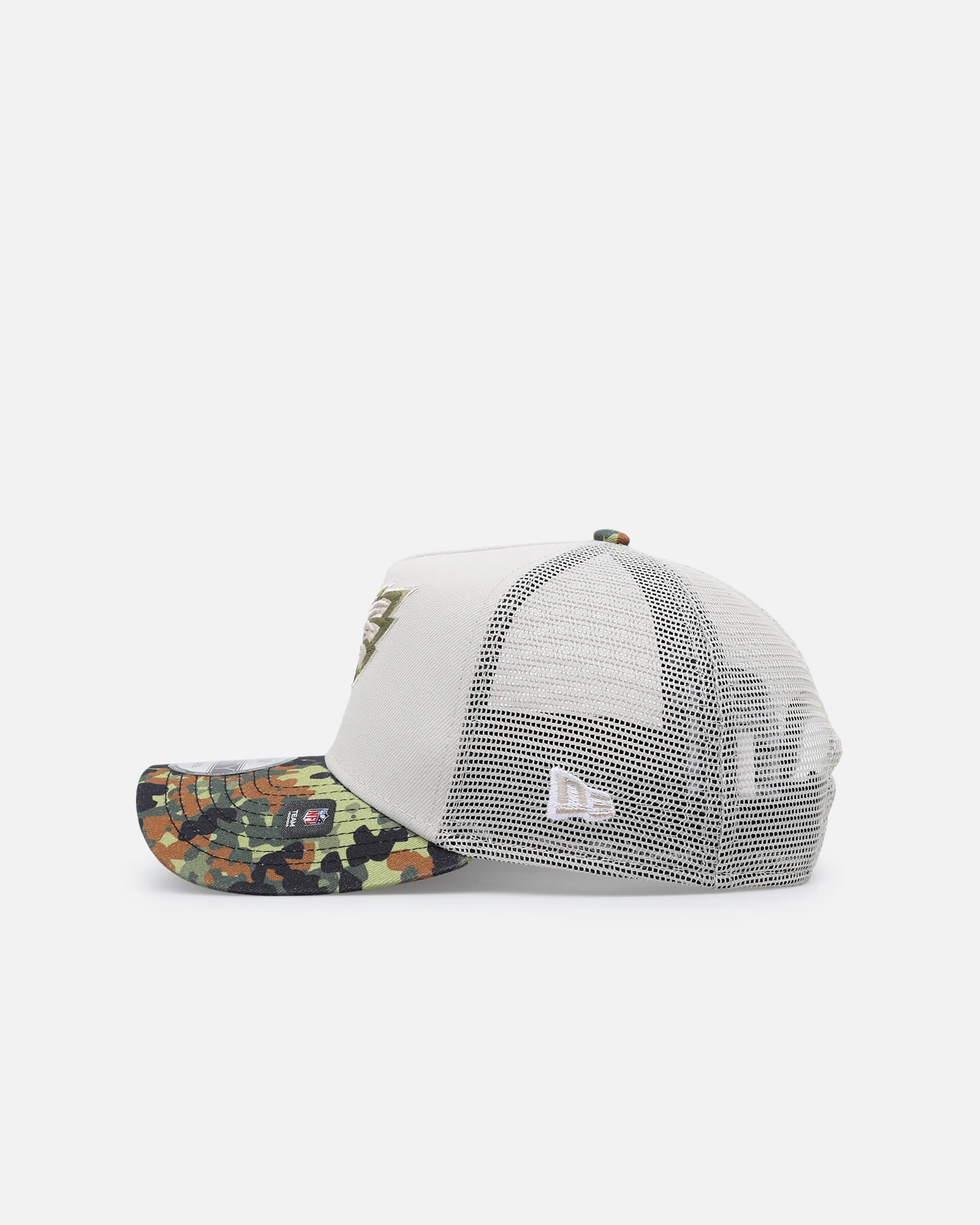 New Era Philadelphia Eagles "Camo Visor" 9FORTY A-Frame Trucker Snapback Stone/Olive - Image 4