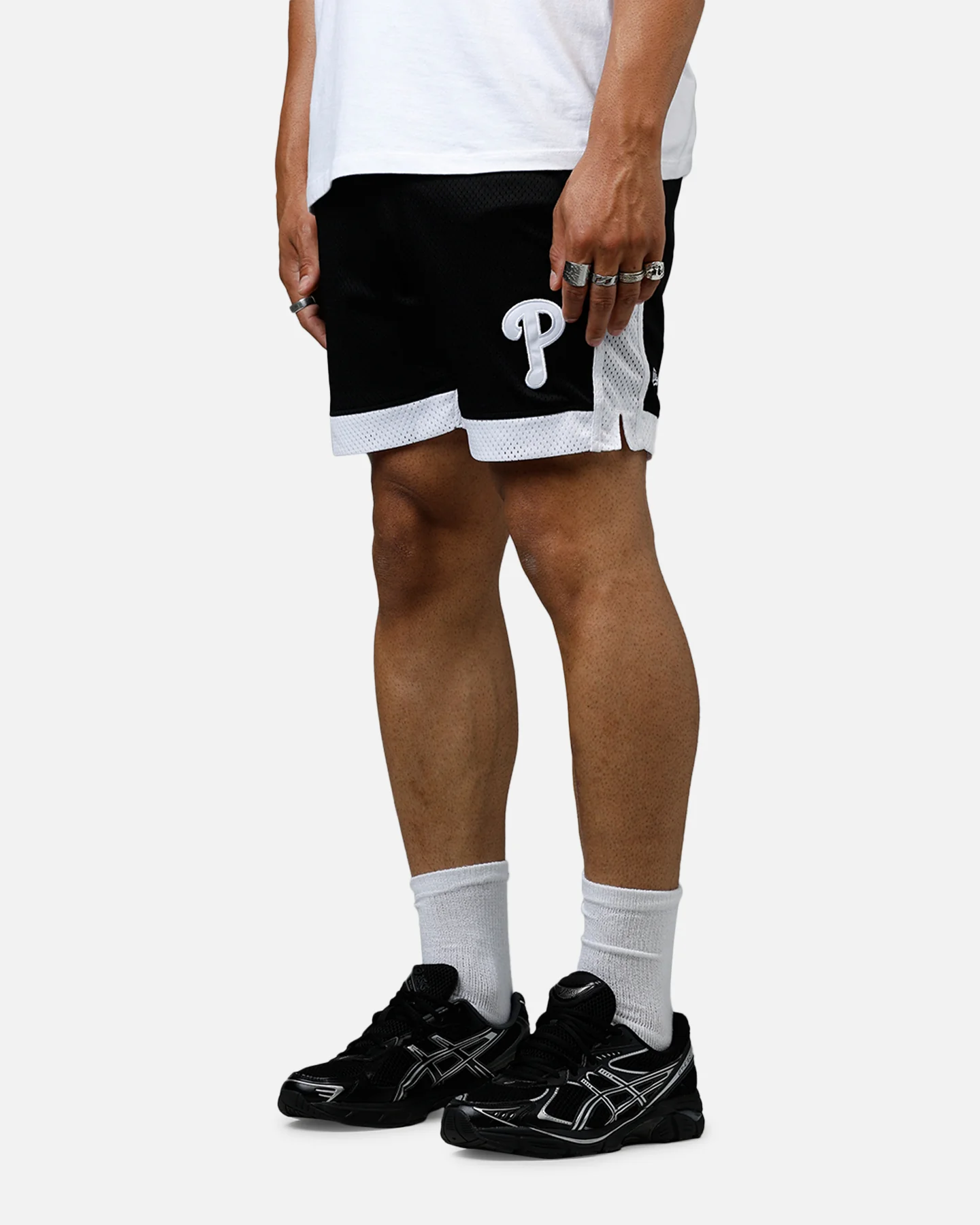New Era Philadelphia Phillies Sport Class Shorts Black/White - Image 4