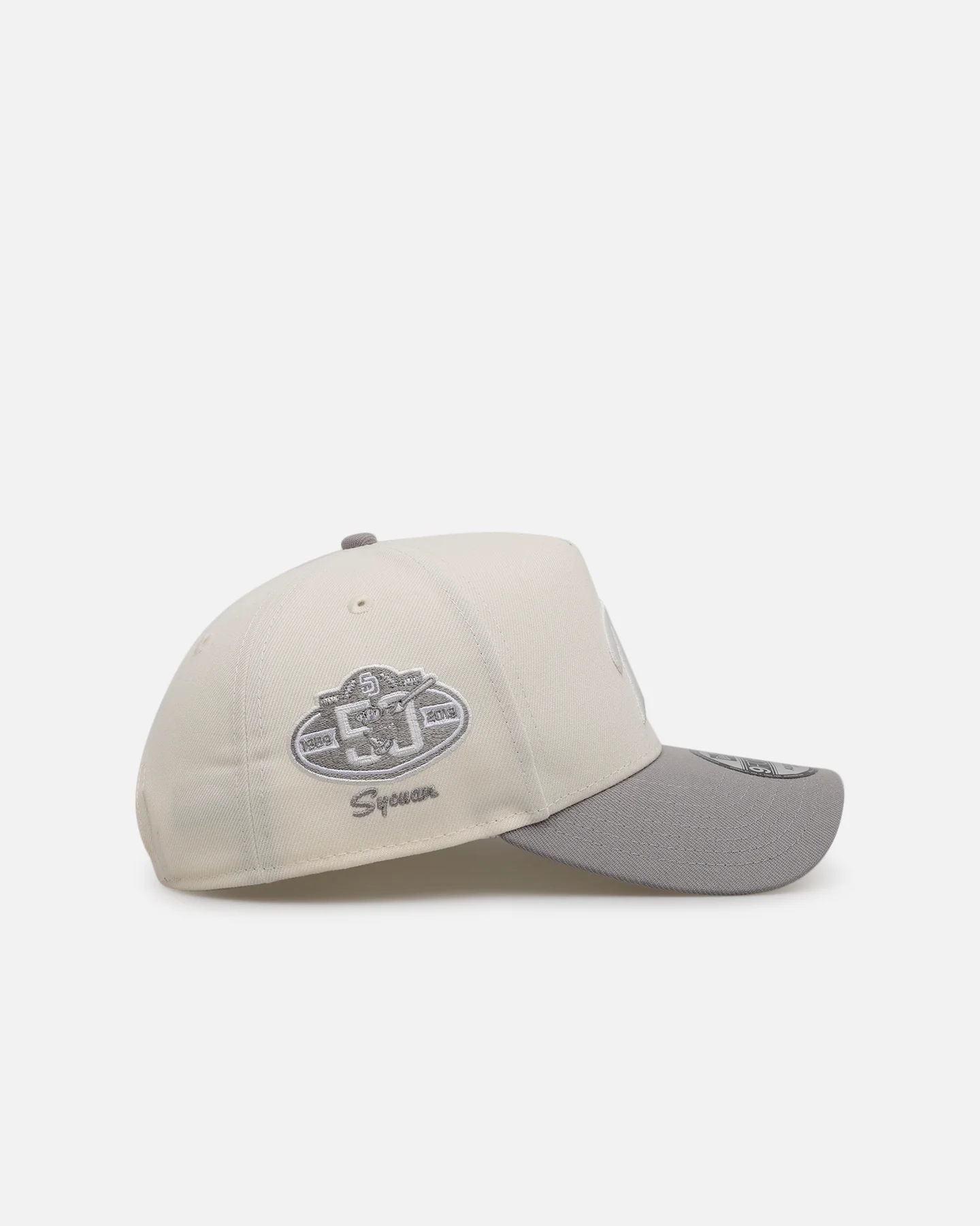 New Era San Diego Padres 'Too Clean' 9FORTY A-Frame Snapback Chrome - Image 3