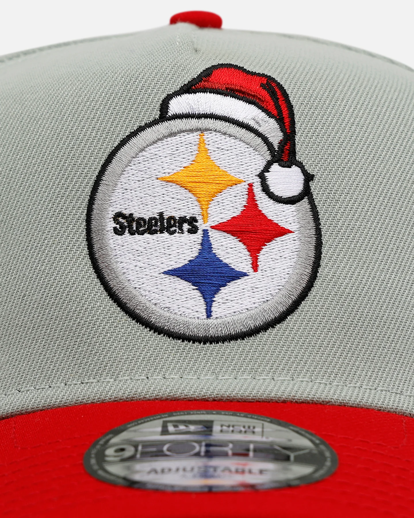 New Era Pittsburgh Steelers 'All I Want For Christmas' 9FORTY A-Frame Snapback Green/Red - Image 5