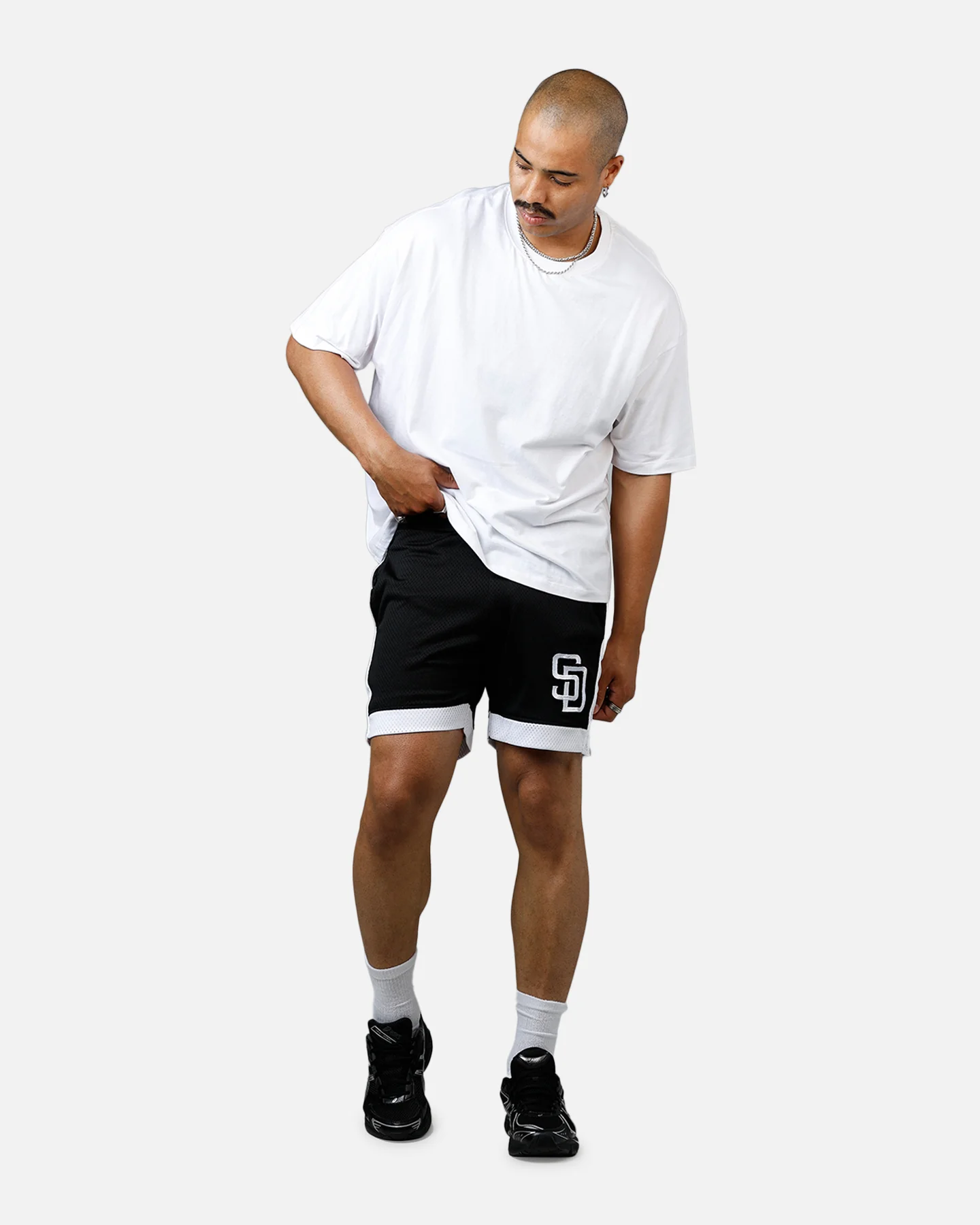 New Era San Diego Padres Sport Class Shorts Black/White - Image 2