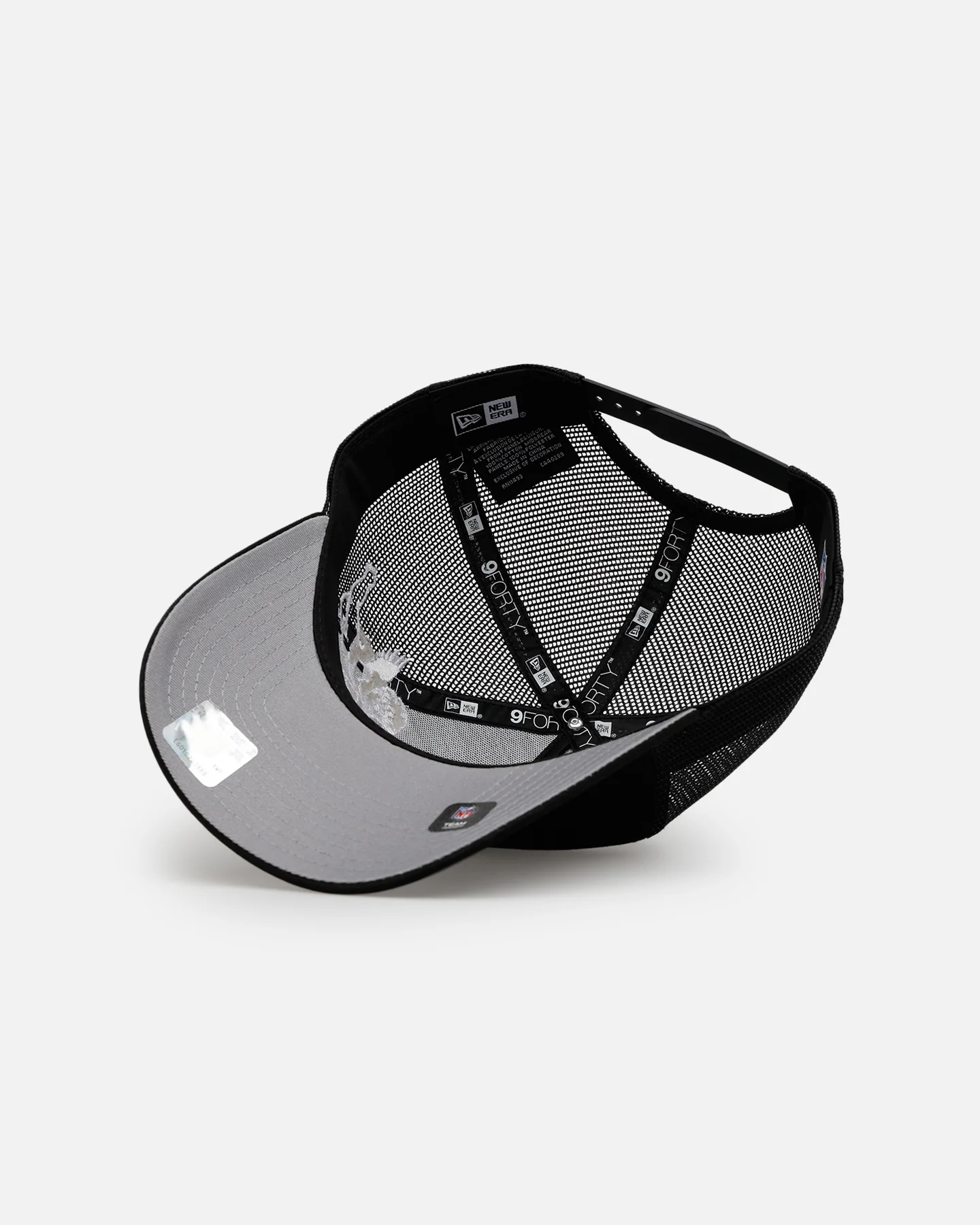 New Era San Francisco 49ers 'Cherub Trucker' 9FORTY A-Frame Trucker Snapback Black/White - Image 6