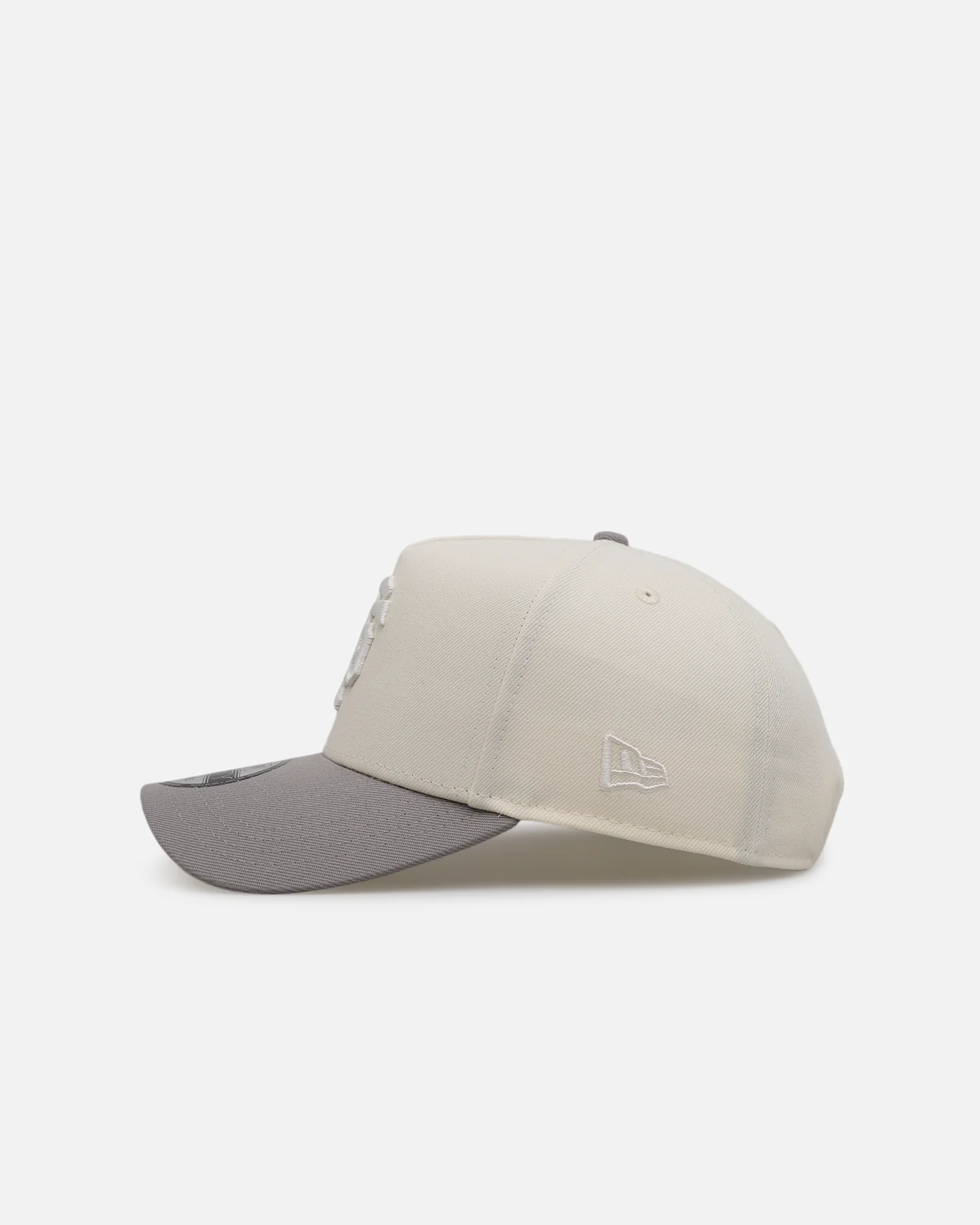 New Era San Francisco Giants 'Too Clean' 9FORTY A-Frame Snapback Chrome - Image 4