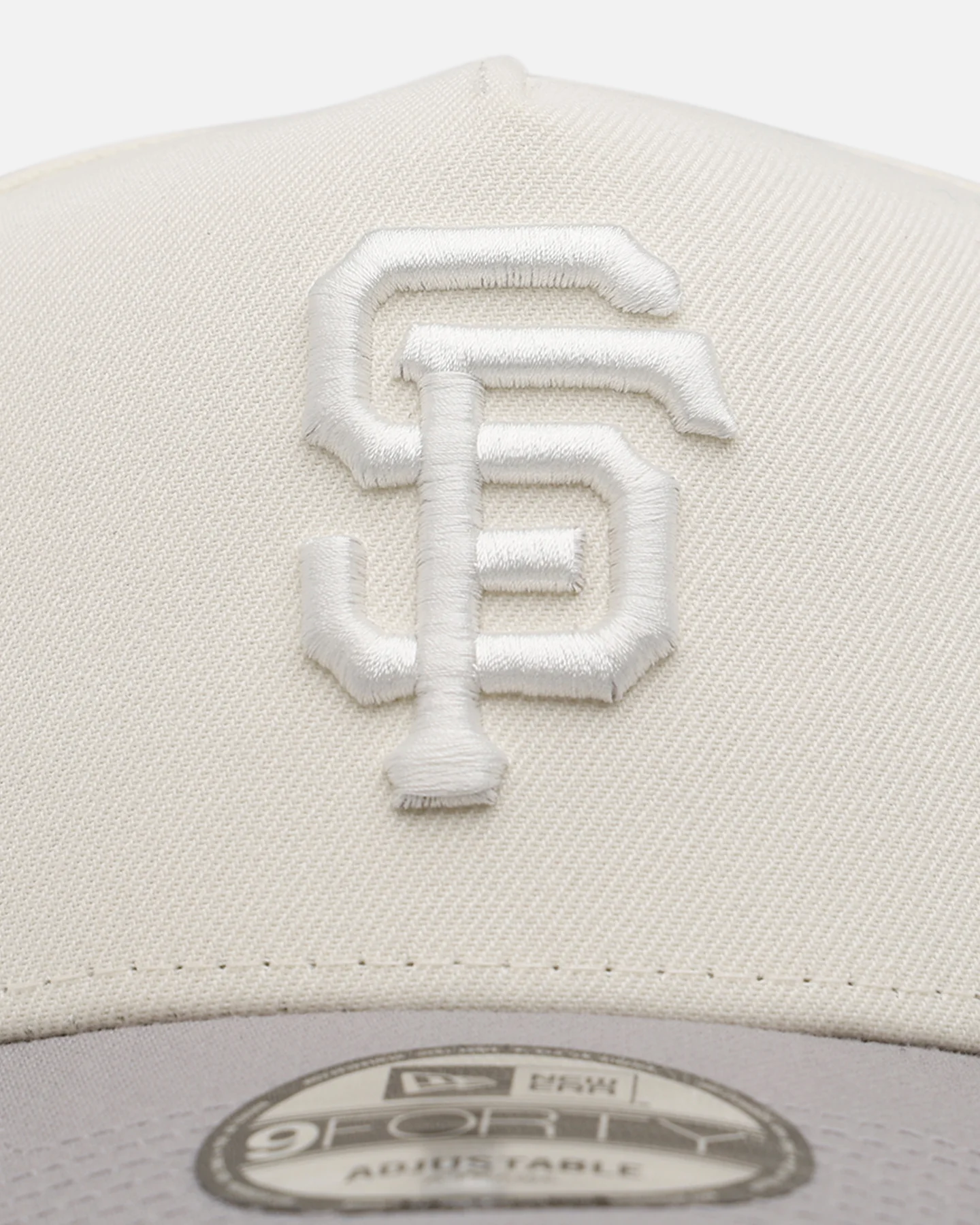 New Era San Francisco Giants 'Too Clean' 9FORTY A-Frame Snapback Chrome - Image 5