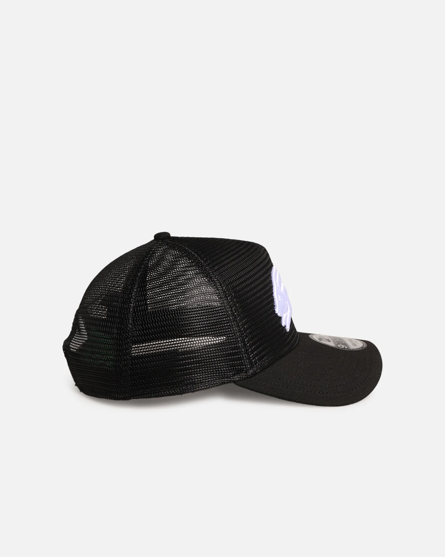 New Era South Sydney Rabbitohs 'NRL Mesh Crown' 9FORTY A-Frame Trucker Snapback Black - Image 3