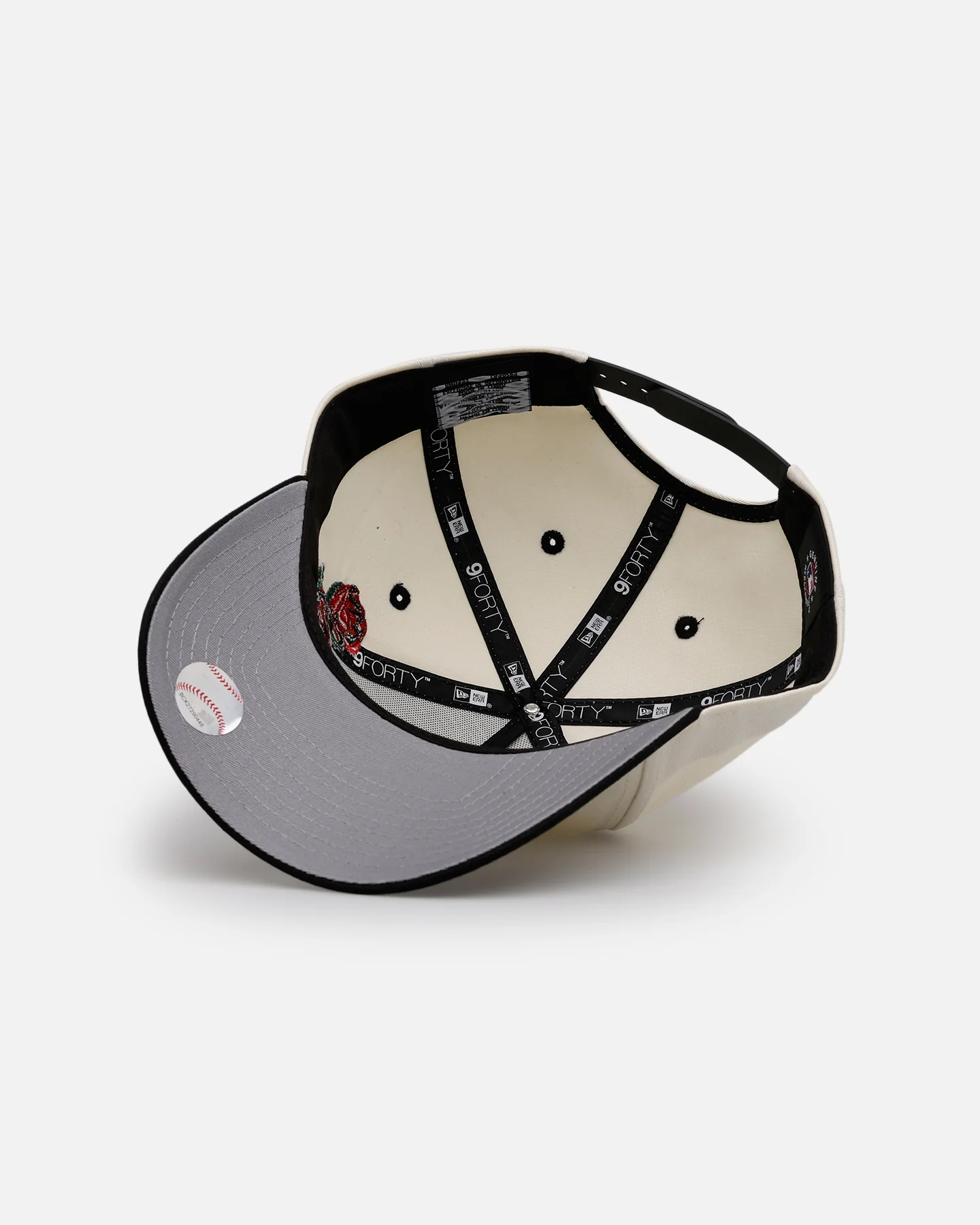 New Era Texas Rangers 'Chrome Black Roses' 9FORTY A-Frame Snapback Chrome/Black - Image 6