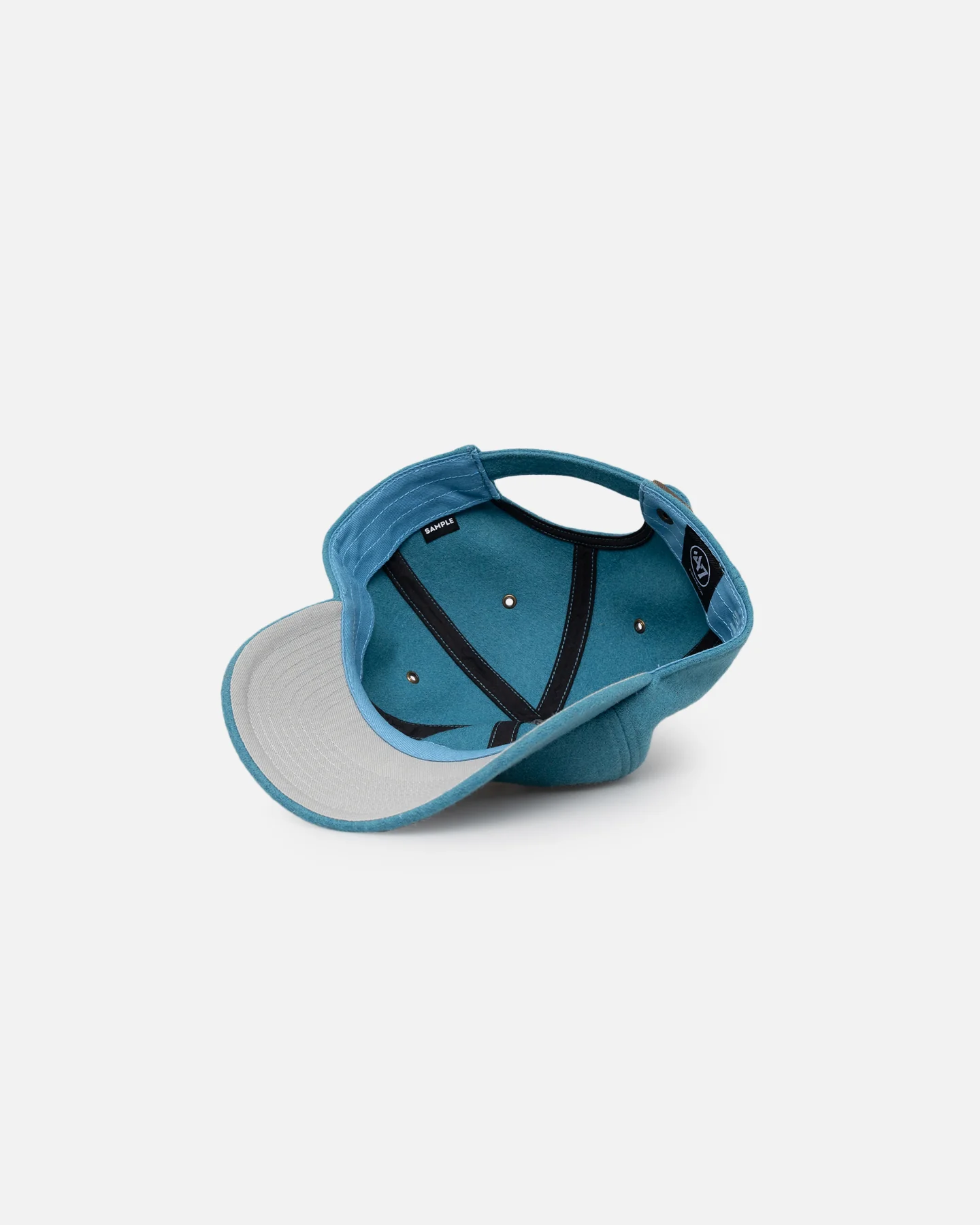 New Era University of North Carolina Tar Heels Wooly Clean Up Strapback Columbia - Image 6