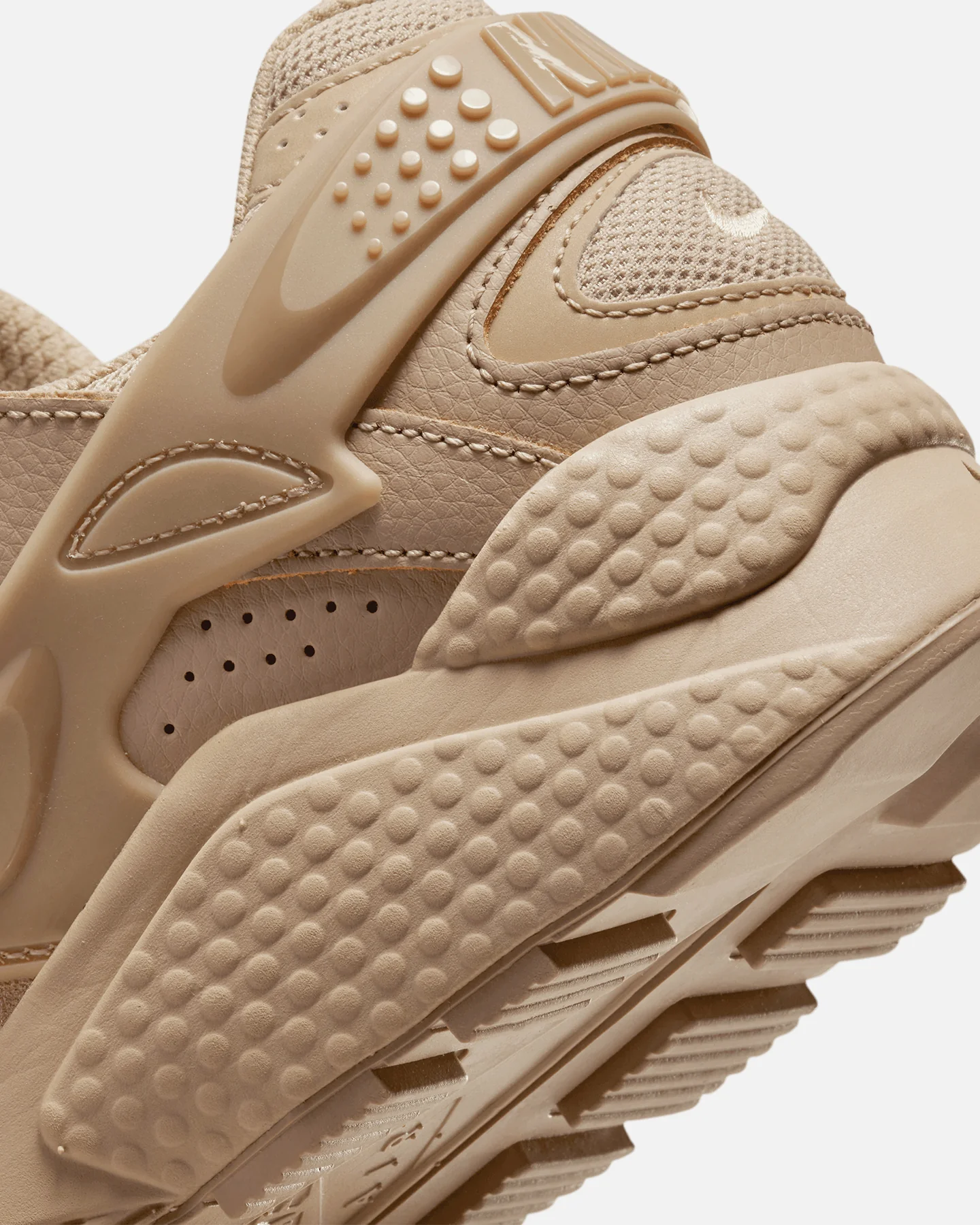 Nike Air Huarache Runner "Wheat/Gold" Hemp - Image 8