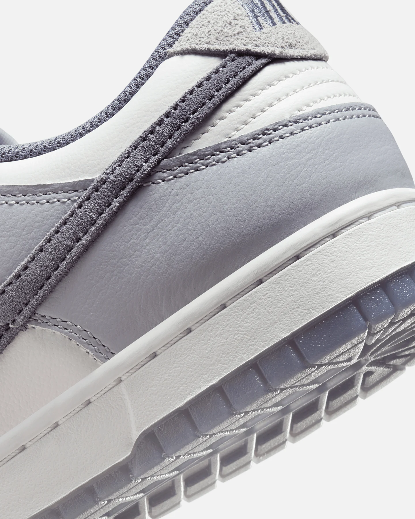 Nike Dunk Low Retro Premium SE ESS+ White/Light Carbon - Image 8