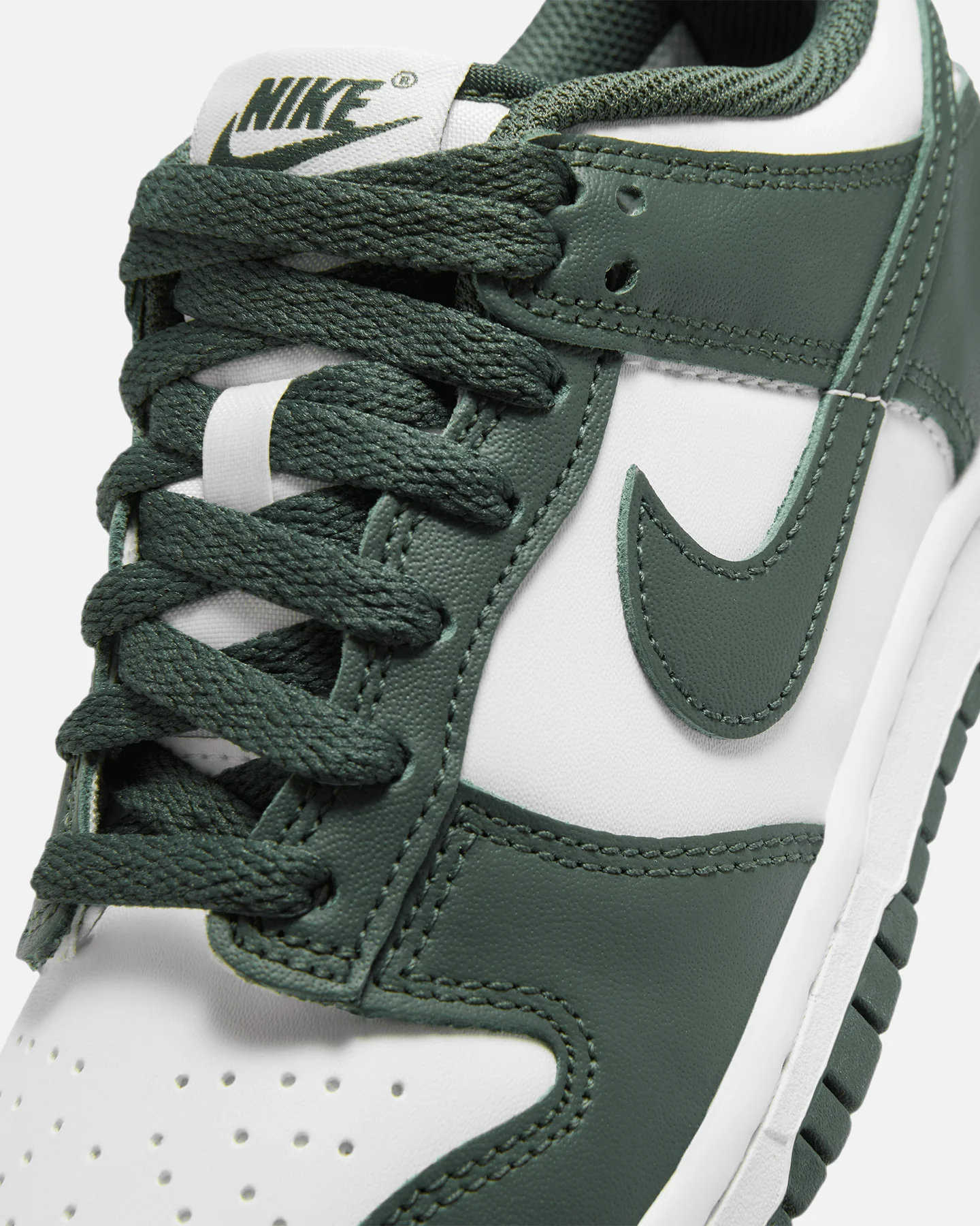 Nike Kids' Dunk Low (GS) White/Green - Image 6