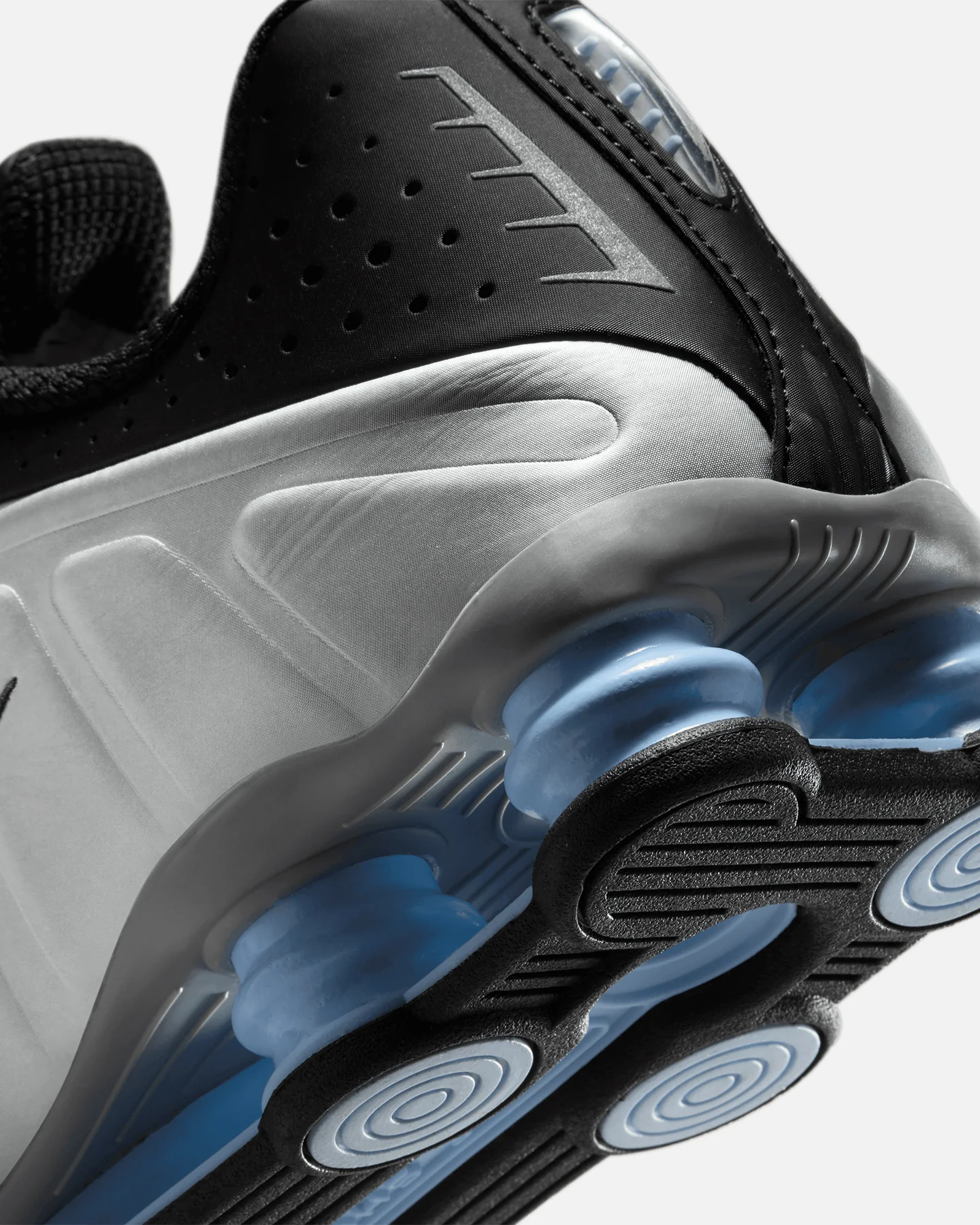 Nike Shox R4 Metallic Silver/Black - Image 8