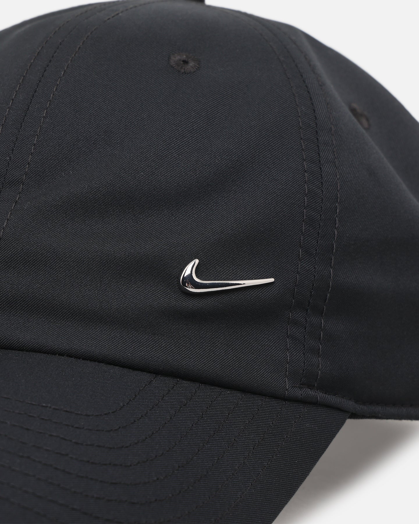 Nike Unstructured Dri-Fit Club Metal Swoosh Strapback Cap Black/Silver - Image 5