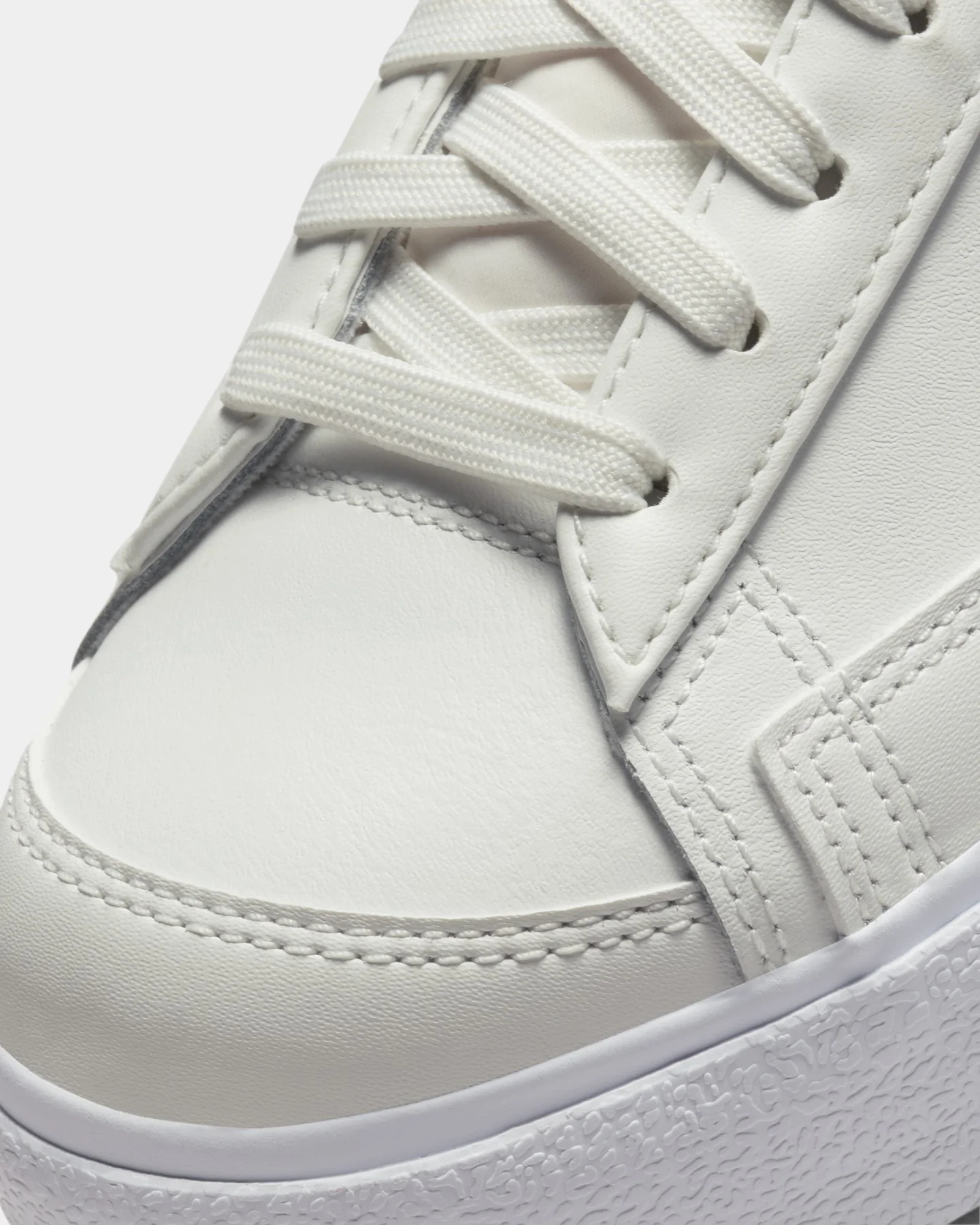 Nike Women's Blazer Low Platform Summit White/Metallic - Image 6