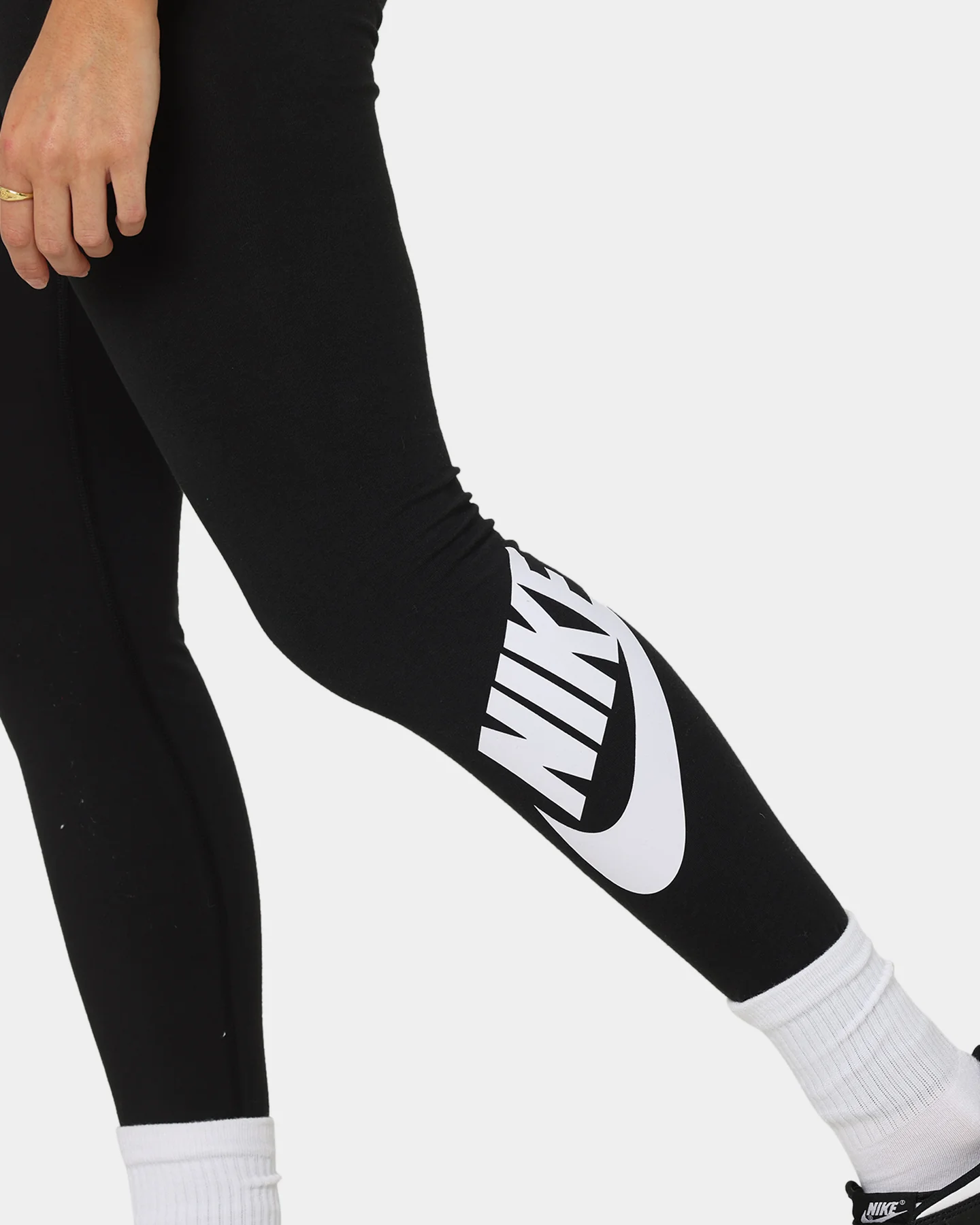 Nike Women's High-Waisted Leggings Black/White - Image 7