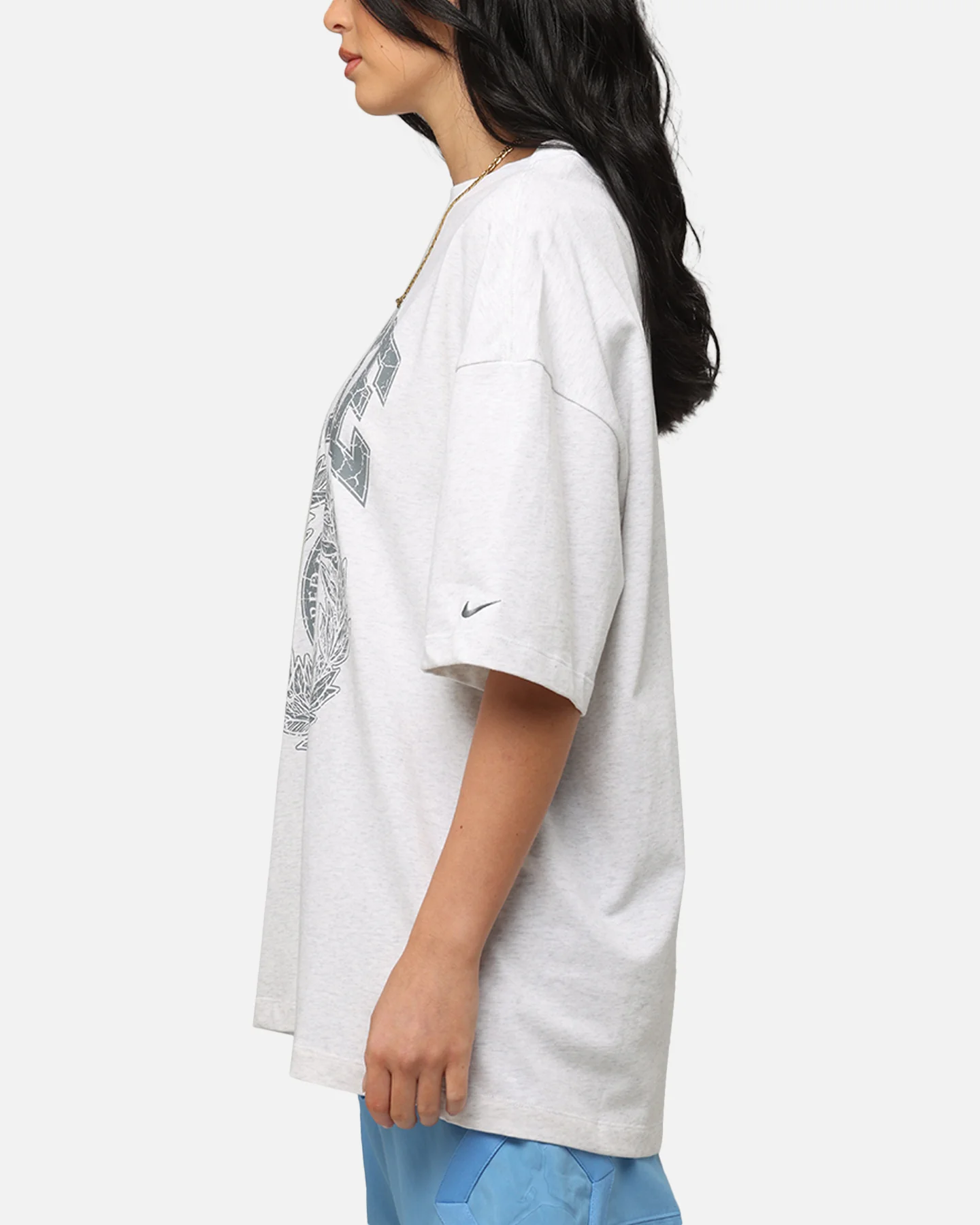 Nike Women's Sportswear Essential Oversized T-Shirt Birch Heather/Cool Grey - Image 5