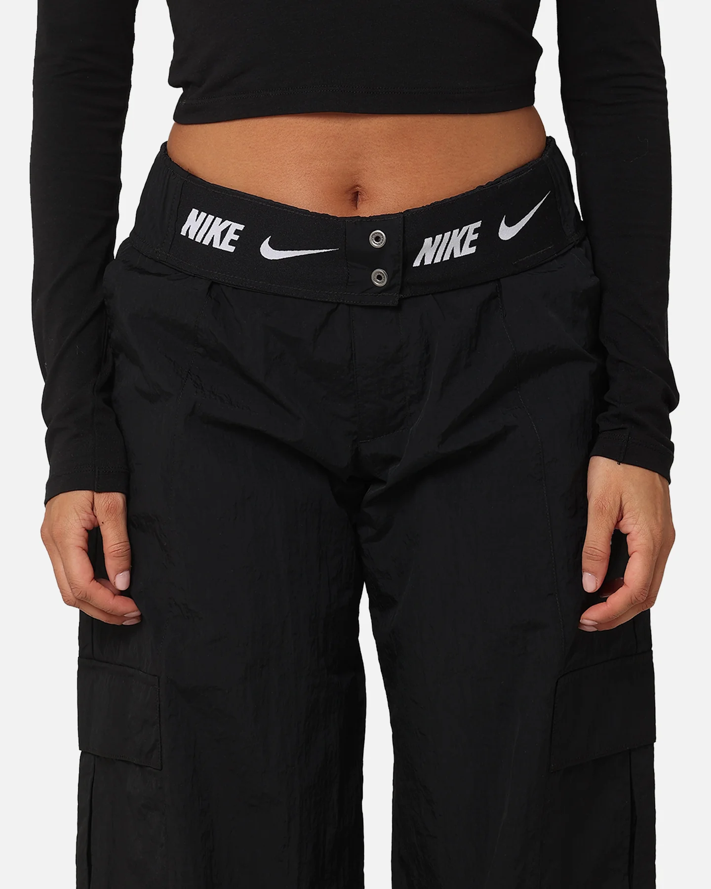 Nike Women's Sportswear High Waisted Woven Cargo Pants Black/White - Image 7