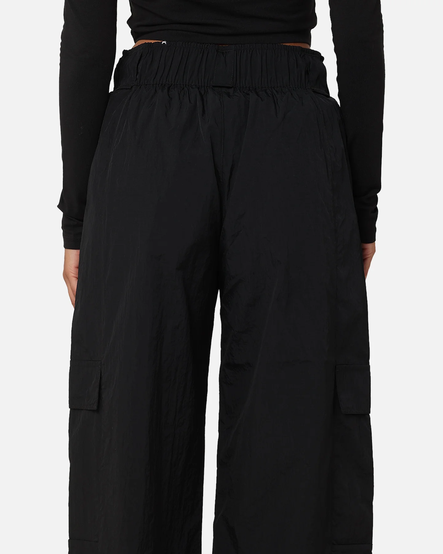 Nike Women's Sportswear High Waisted Woven Cargo Pants Black/White - Image 8