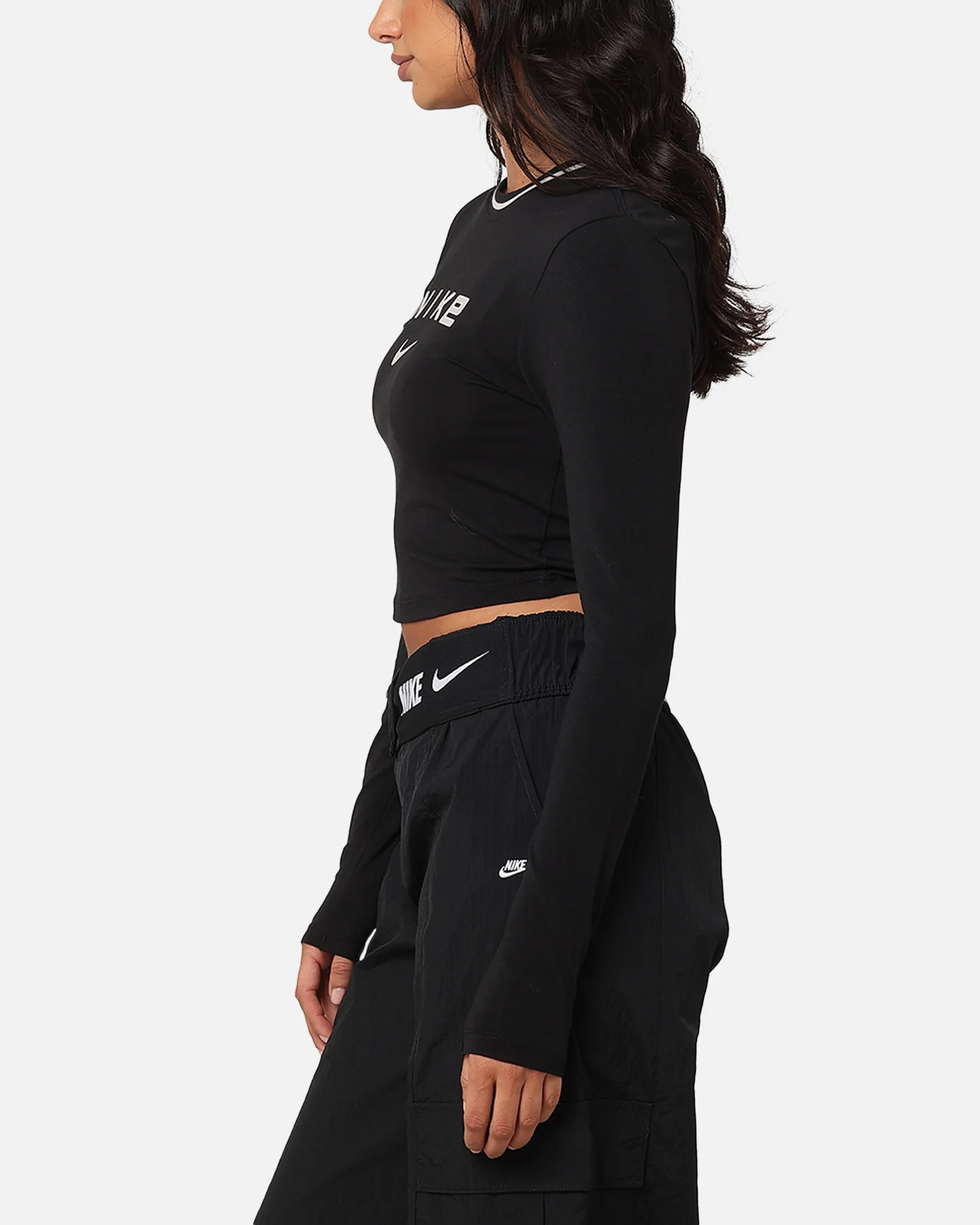 Nike Women's Sportswear Long Sleeve Slim Cropped T-Shirt Black - Image 5