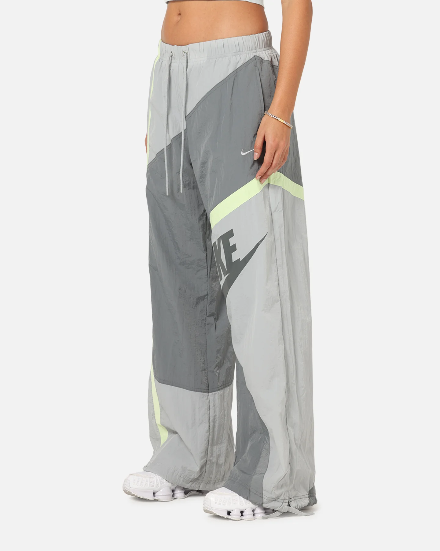 Nike Women's Sportswear Mid-Rise Street Woven Open-Hem Pants Smoke Grey - Image 10