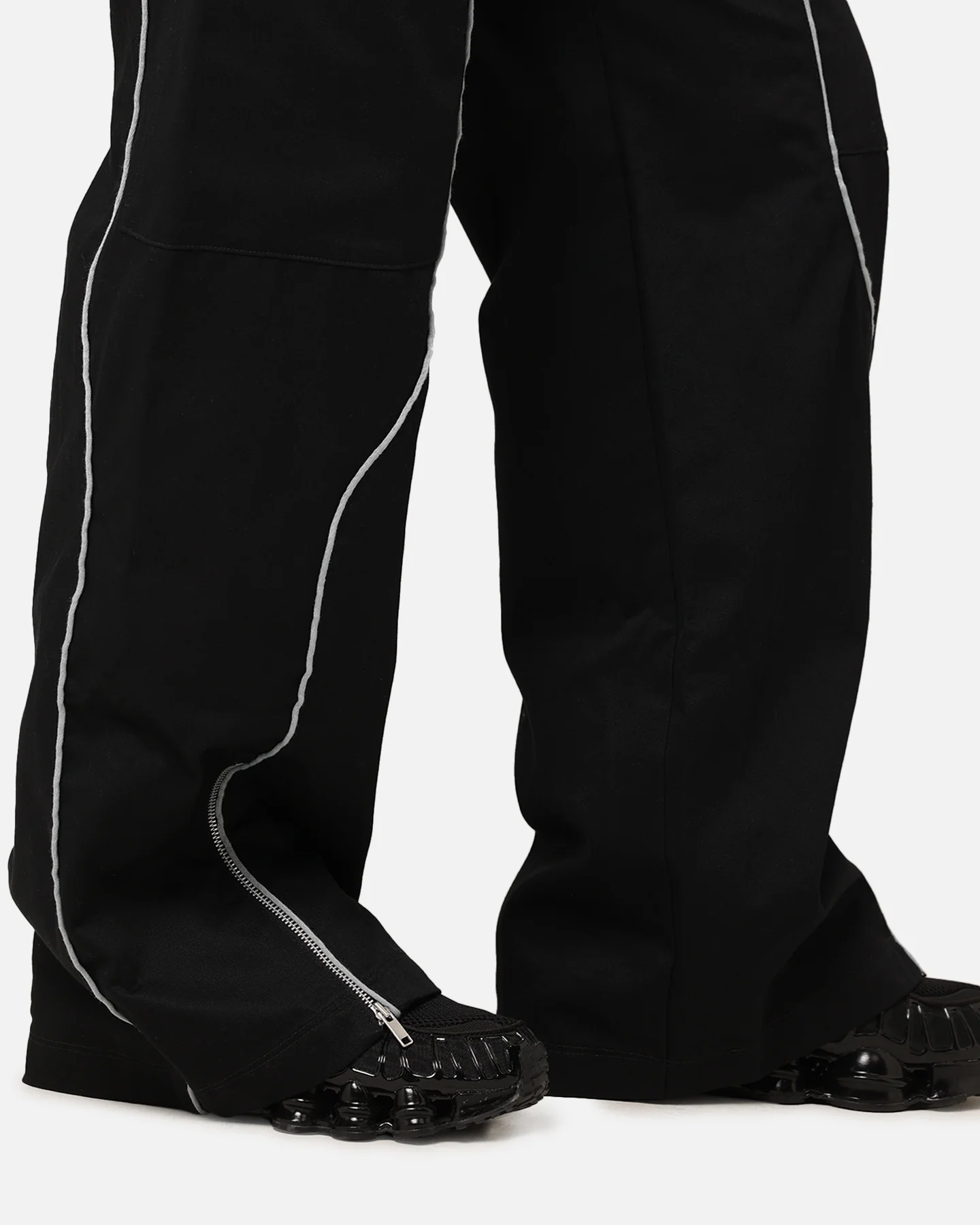 Nike Women's Sportswear Street Woven Pants Black/Light Plum - Image 3