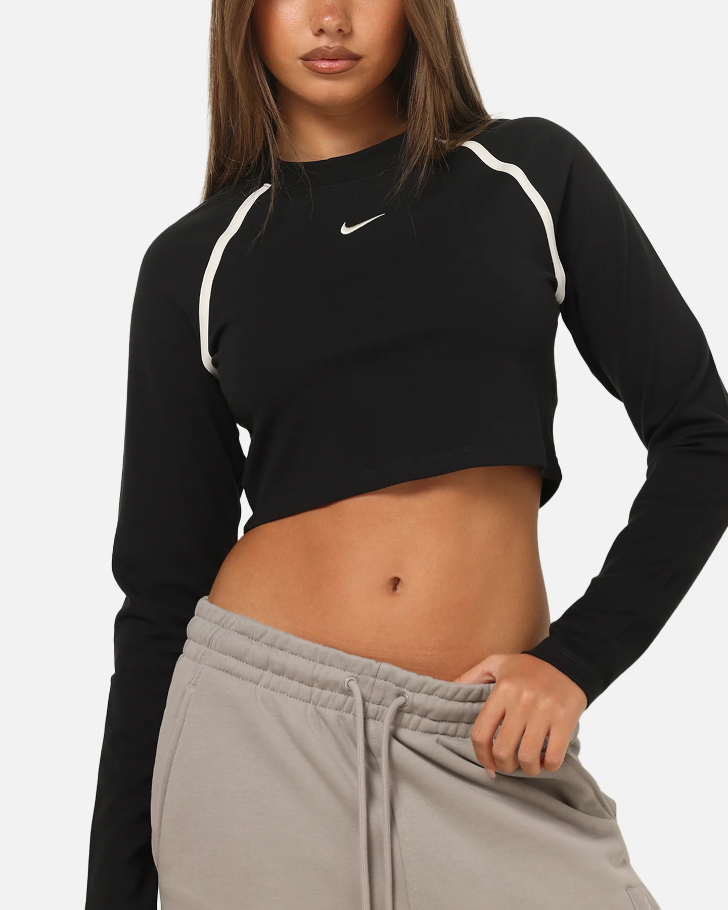 Nike Women's Sportswear Tight Long-Sleeve Cropped Top Black/Black - Image 6