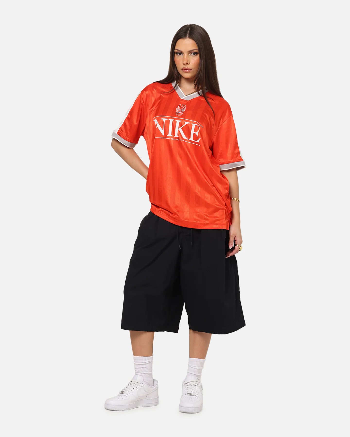 Nike Women's Sportswear V-Neck Jersey T-Shirt Picante Red/Sail - Image 2