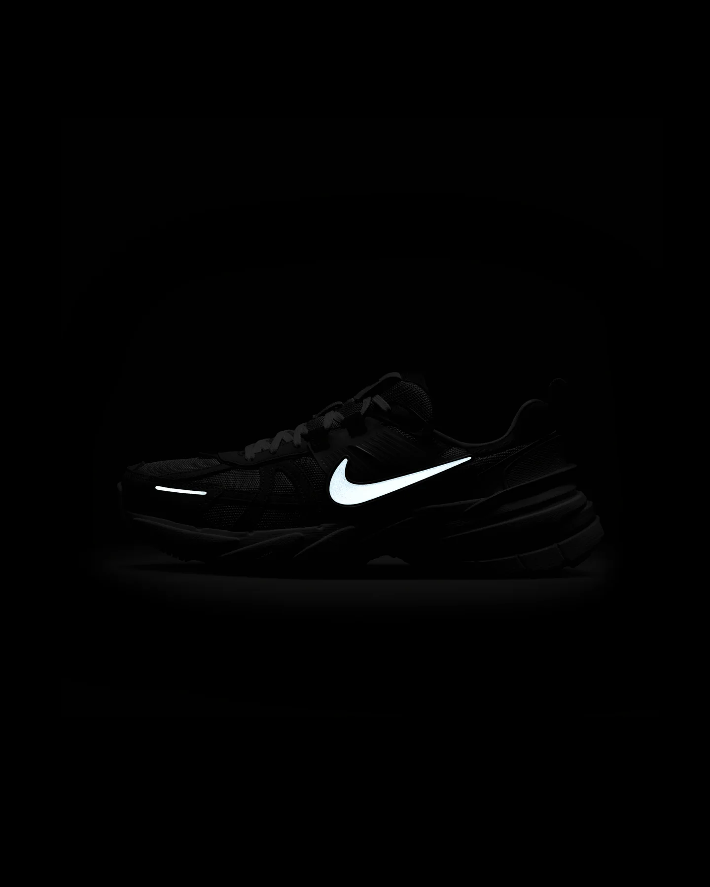 Nike Women's V2K Run Light Bone - Image 9
