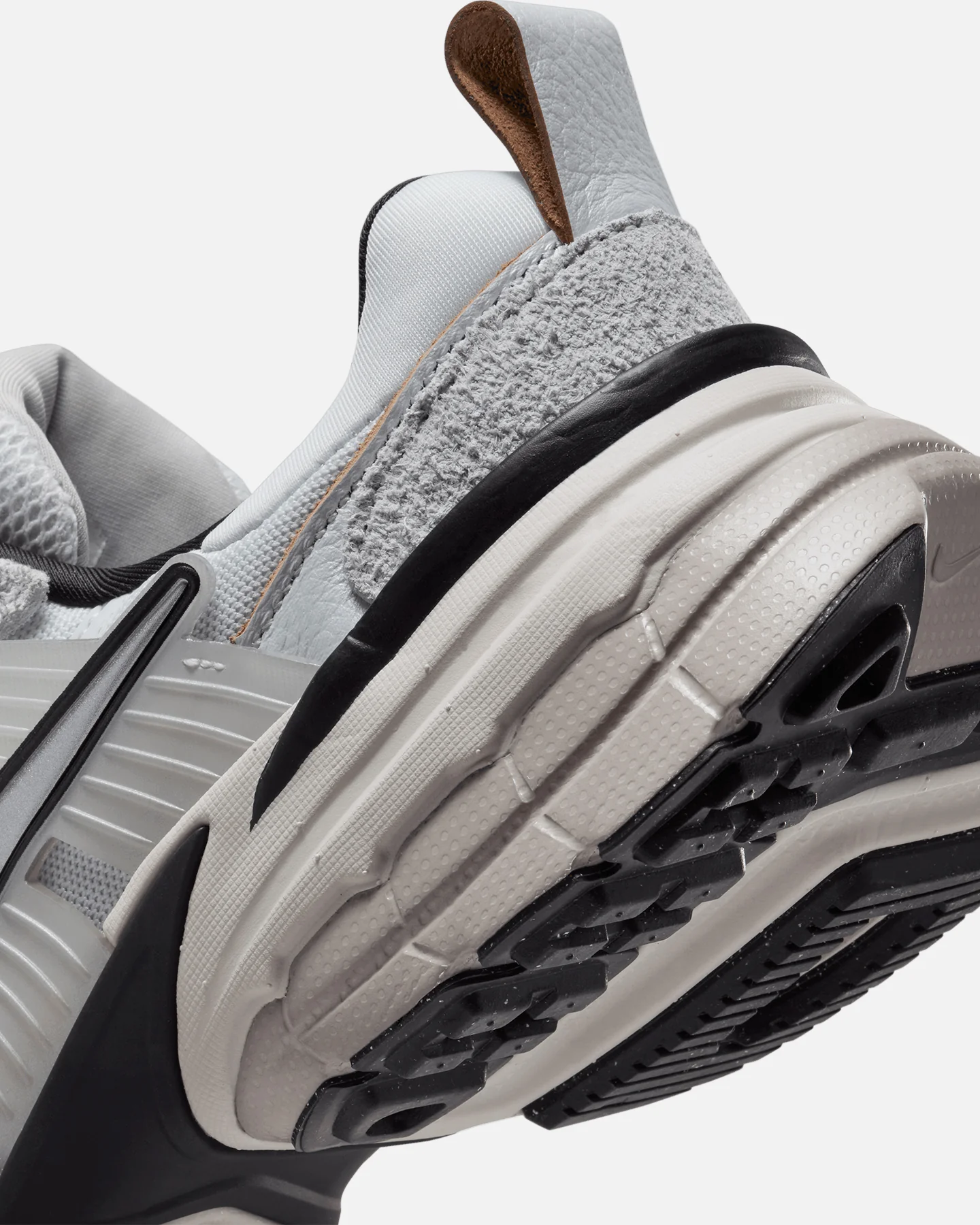 Nike Women's V2K Run Pure Platinum/Chrome - Image 8