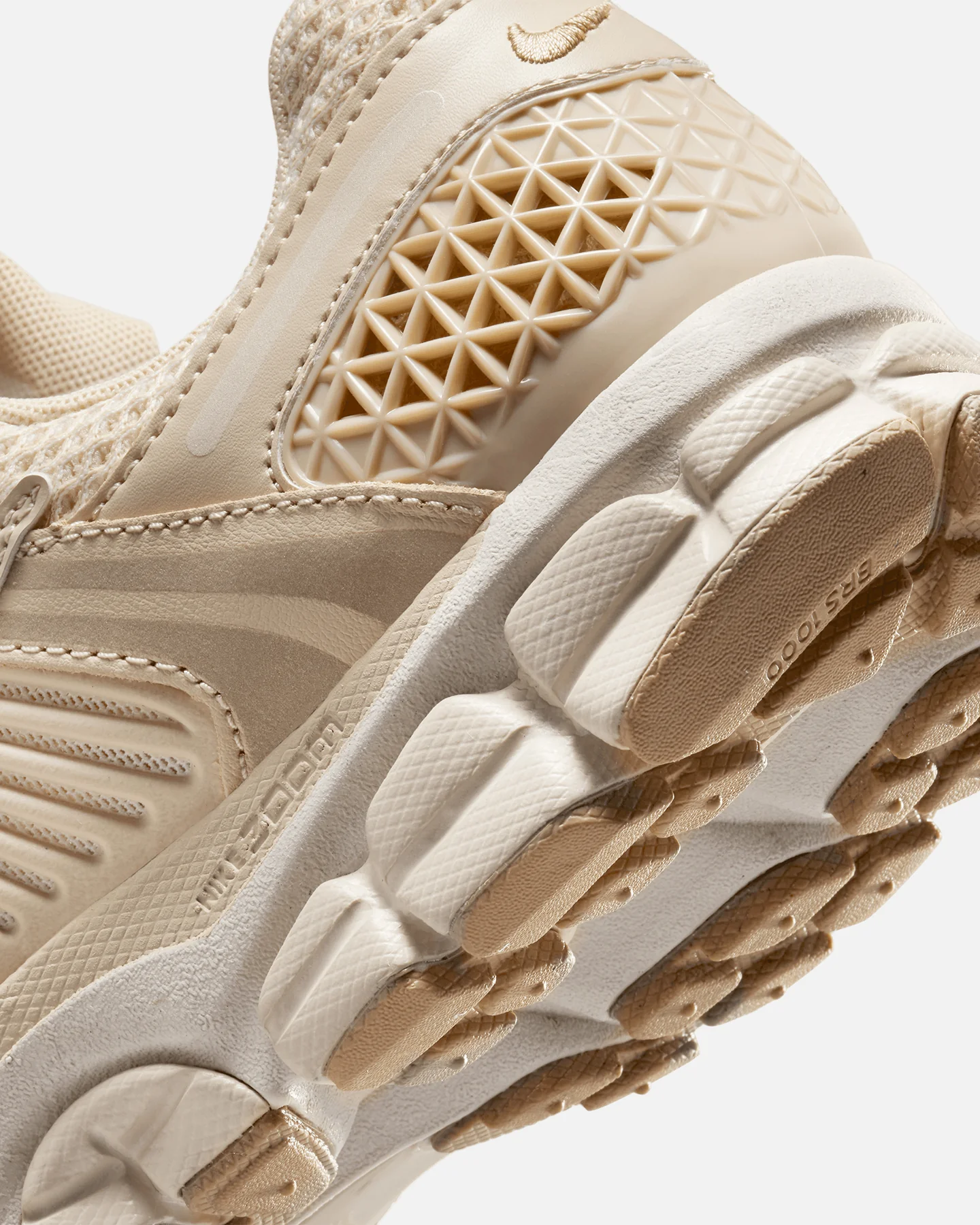 Nike Women's Zoom Vomero 5 Birch - Image 8