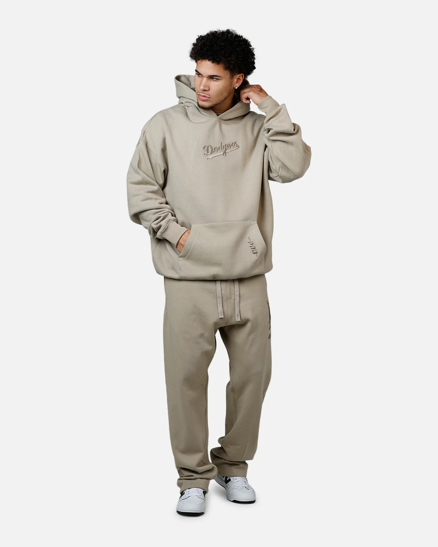Pro Standard Los Angeles Dodgers Wingspan Hoodie Taupe - Image 3