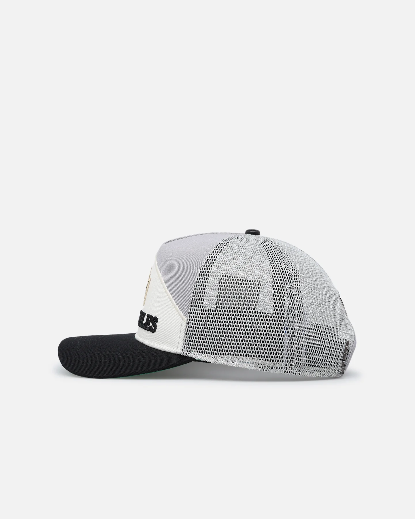 Pro Standard Los Angeles Kings Chevron Pinch Front Trucker Snapback Gray - Image 4