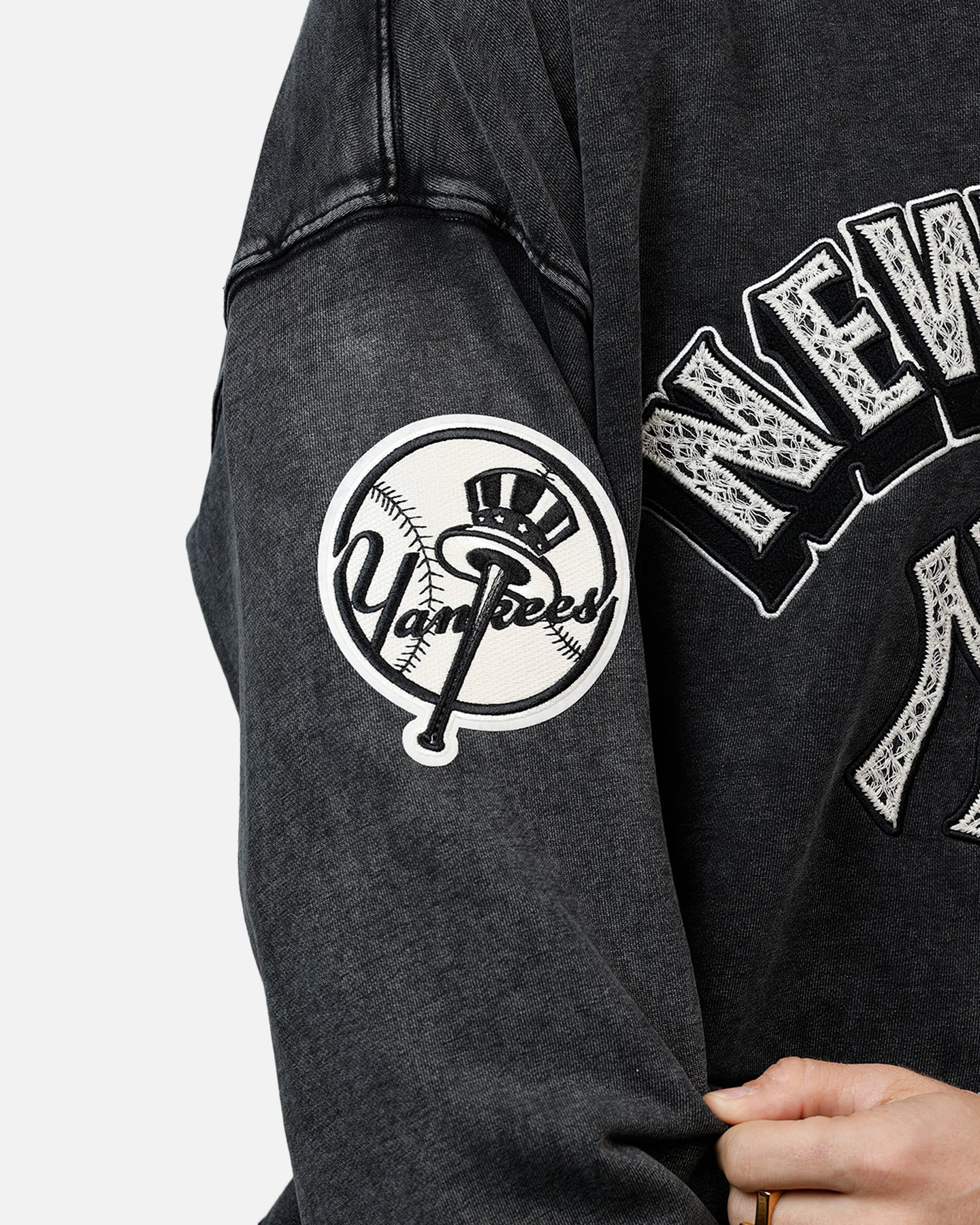 Pro Standard New York Yankees Raffia Hoodie Black Acidwash - Image 8