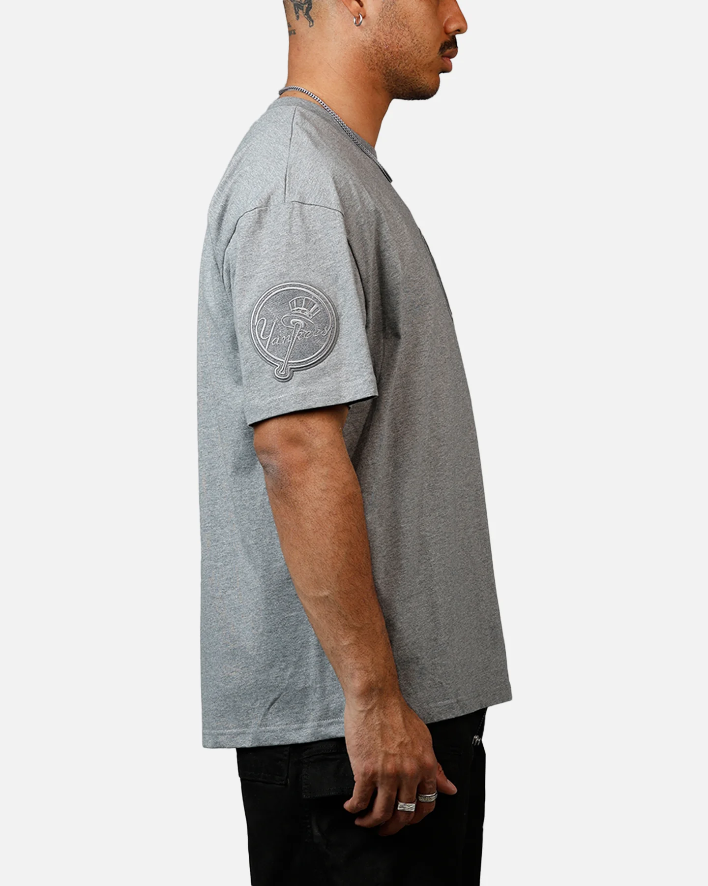 Pro Standard New York Yankees Reverse French Terry T-Shirt Grey - Image 4