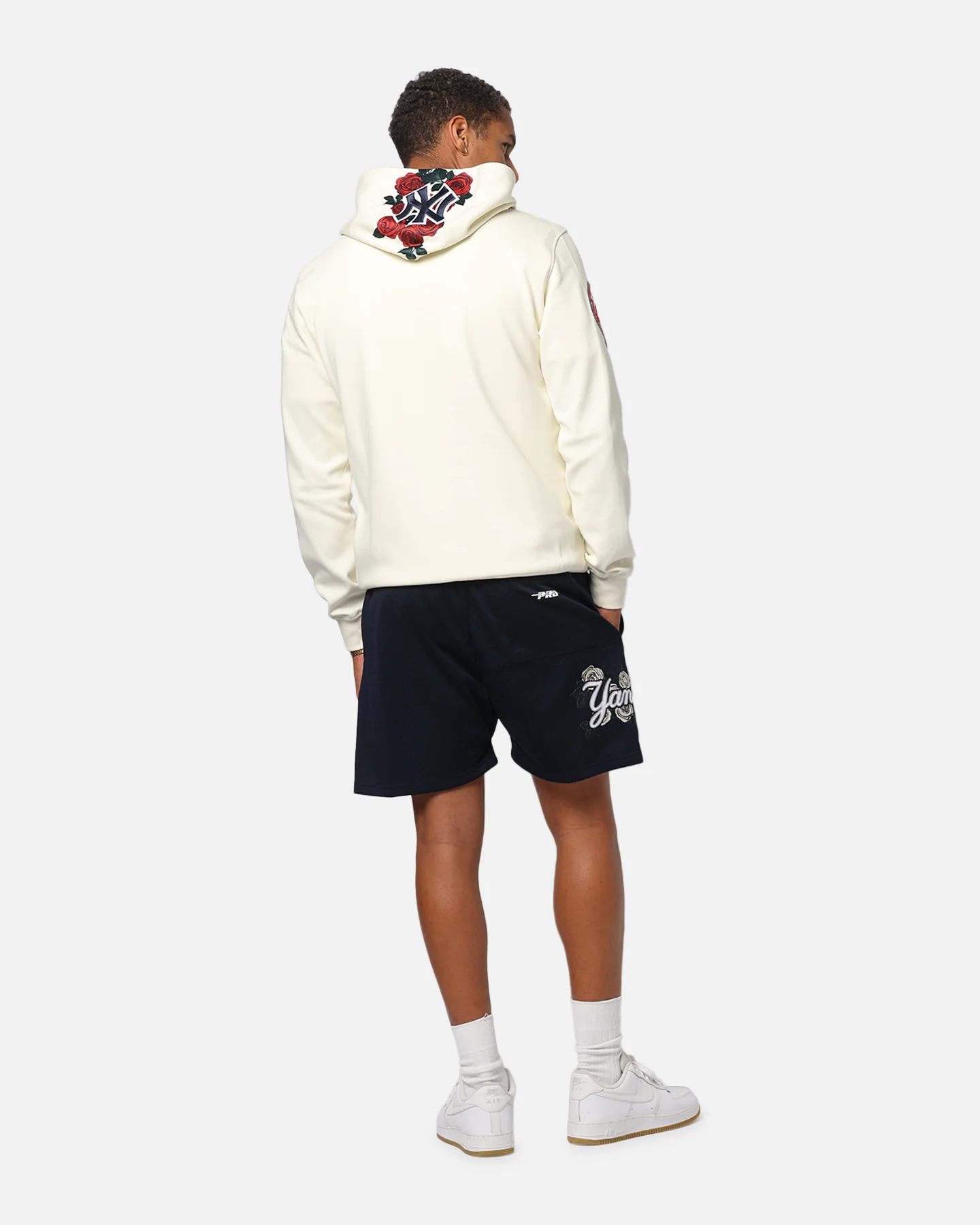 Pro Standard New York Yankees Roses Pullover Hoodie Eggshell - Image 4