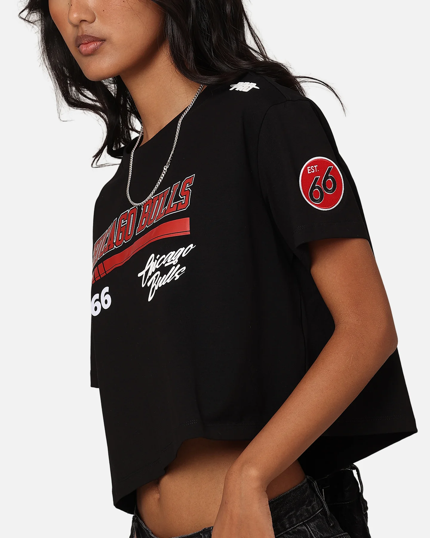 Pro Standard Women's Chicago Bulls Boxy Cropped T-Shirt Black - Image 6