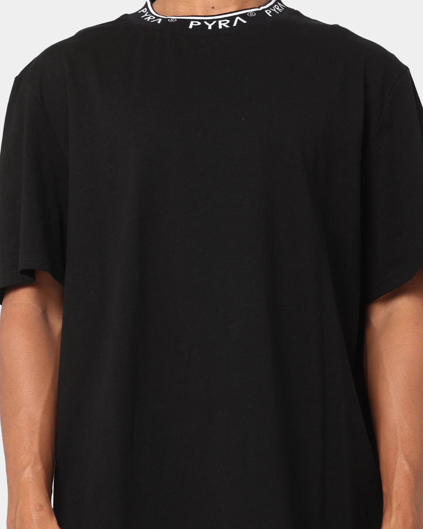 PYRA Jacquard Neck T-Shirt Black/White - Image 3