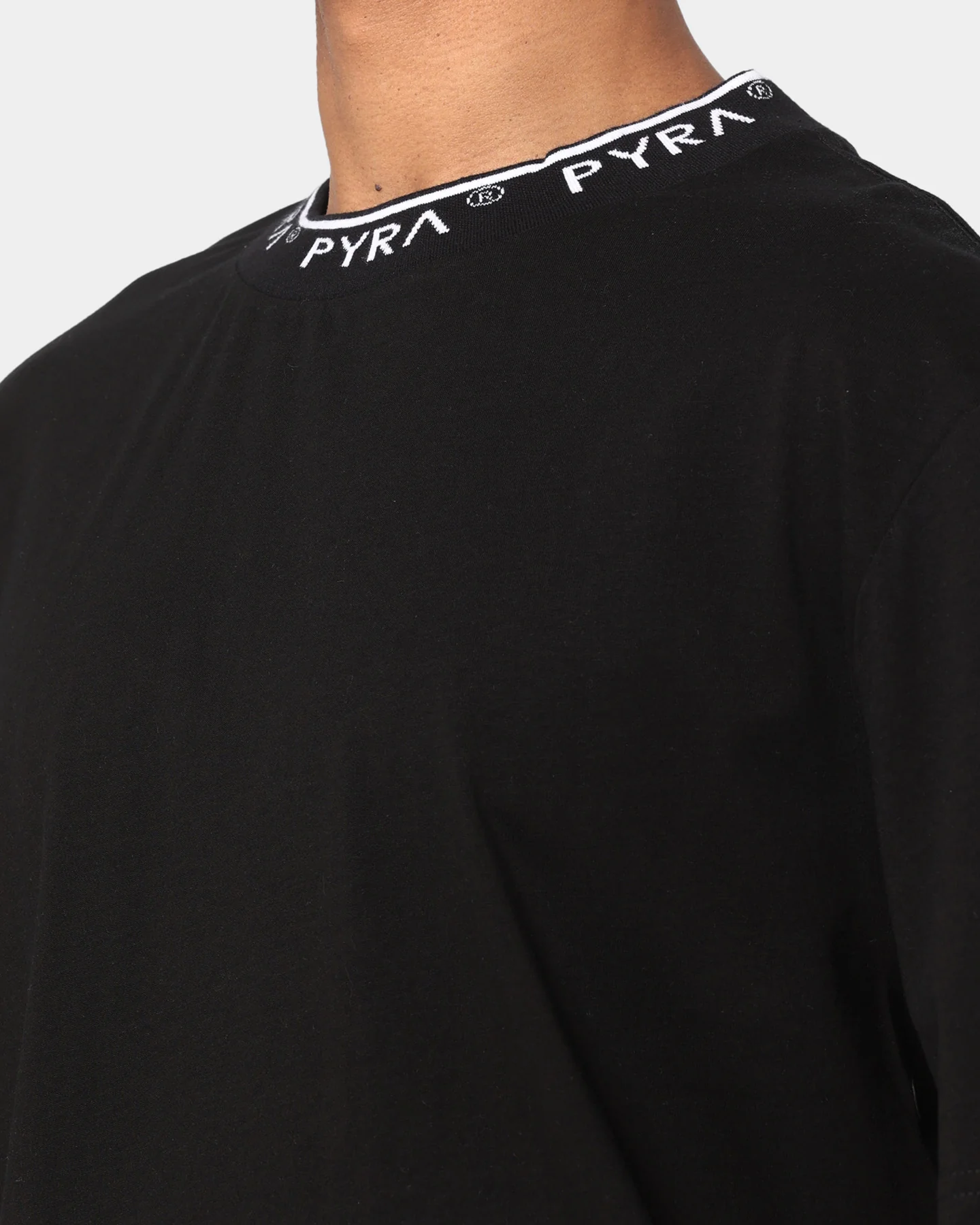 PYRA Jacquard Neck T-Shirt Black/White - Image 9