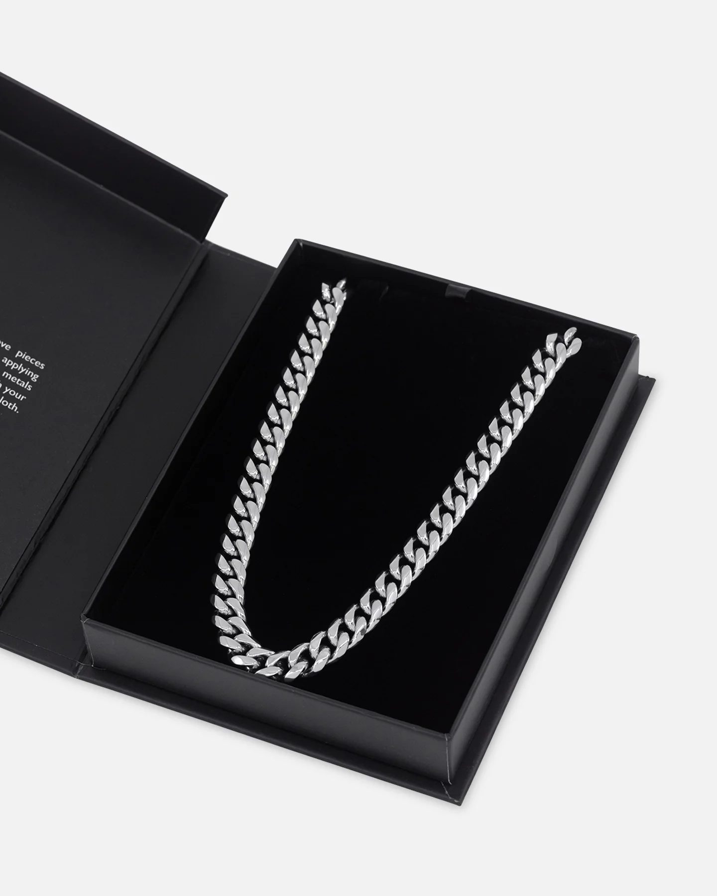 Saint Morta 10mm Cuban Chain White Gold - Image 3