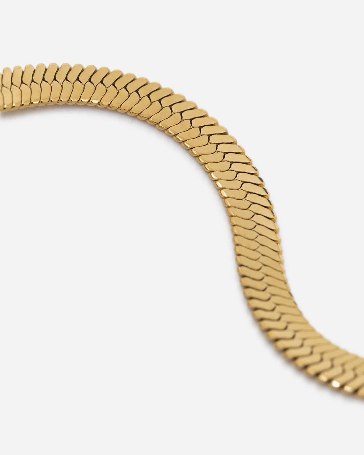 Saint Morta Herringbone Necklace Gold - Image 2