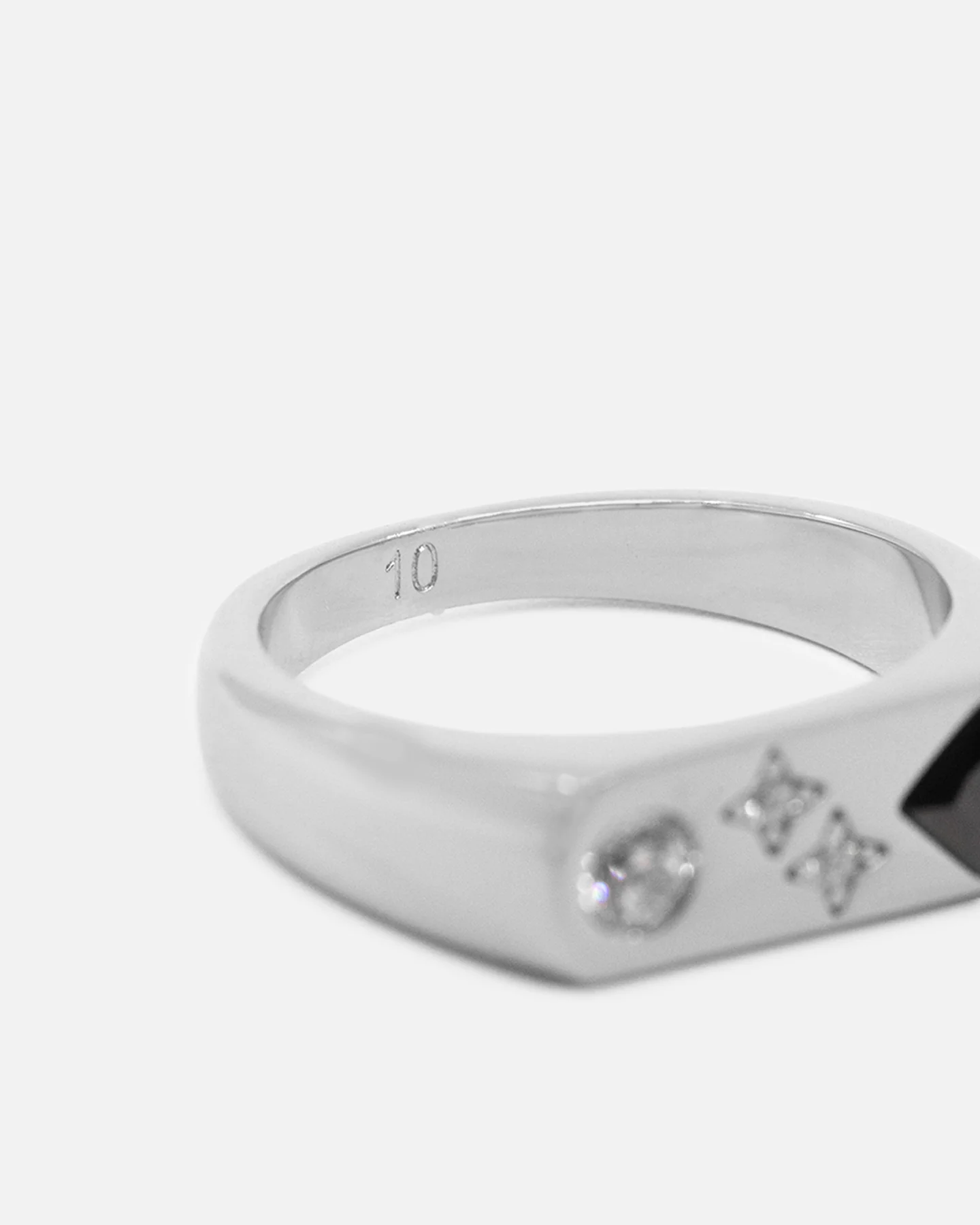 Saint Morta Iced Stars Signet Ring White Gold - Image 7
