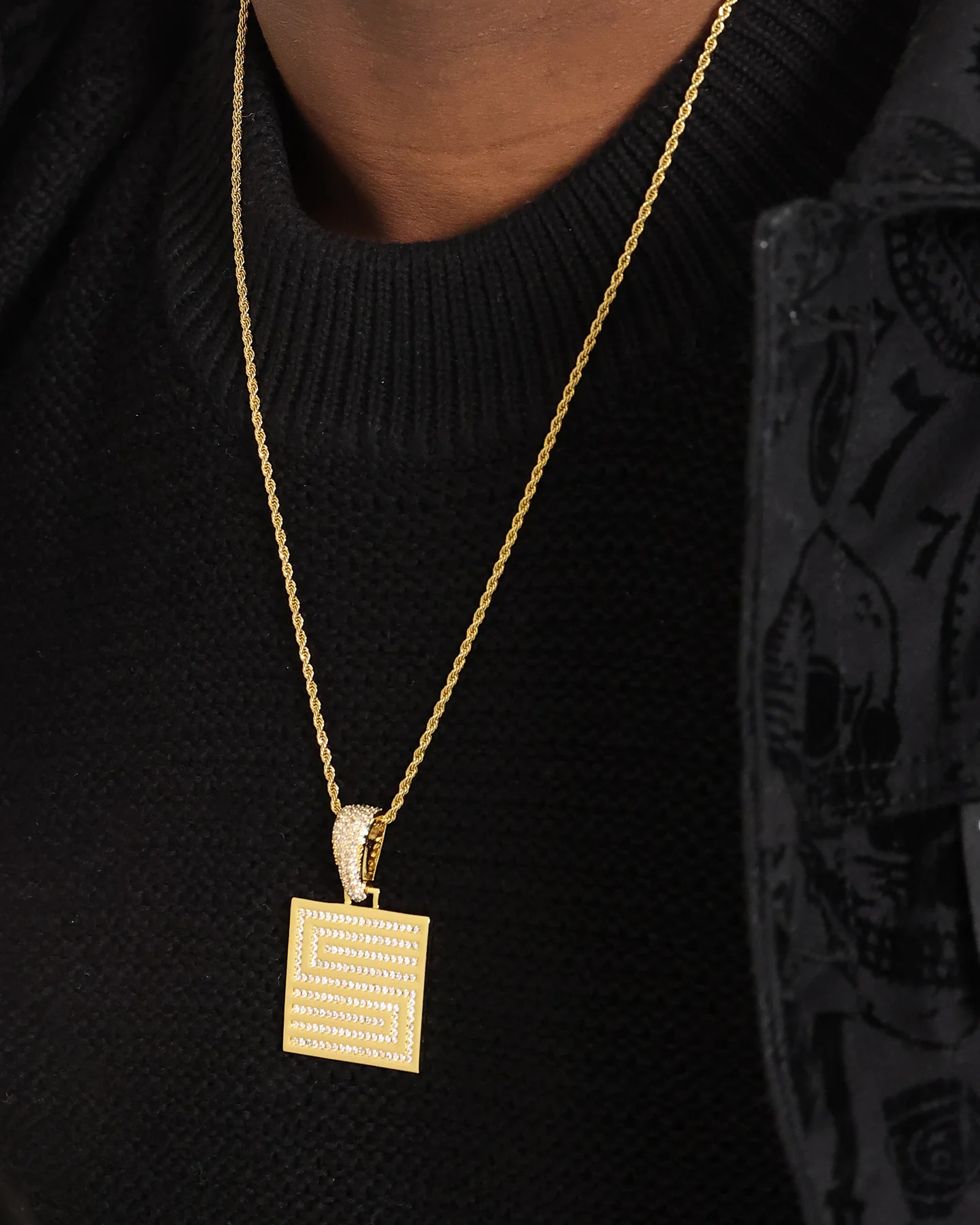 Saint Morta Future Pendant Iced Gold - Image 3