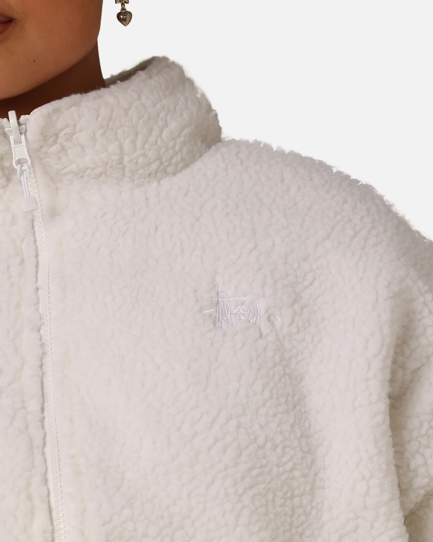 Stüssy Women's Graffiti Cropped Puffer Jacket White - Image 9