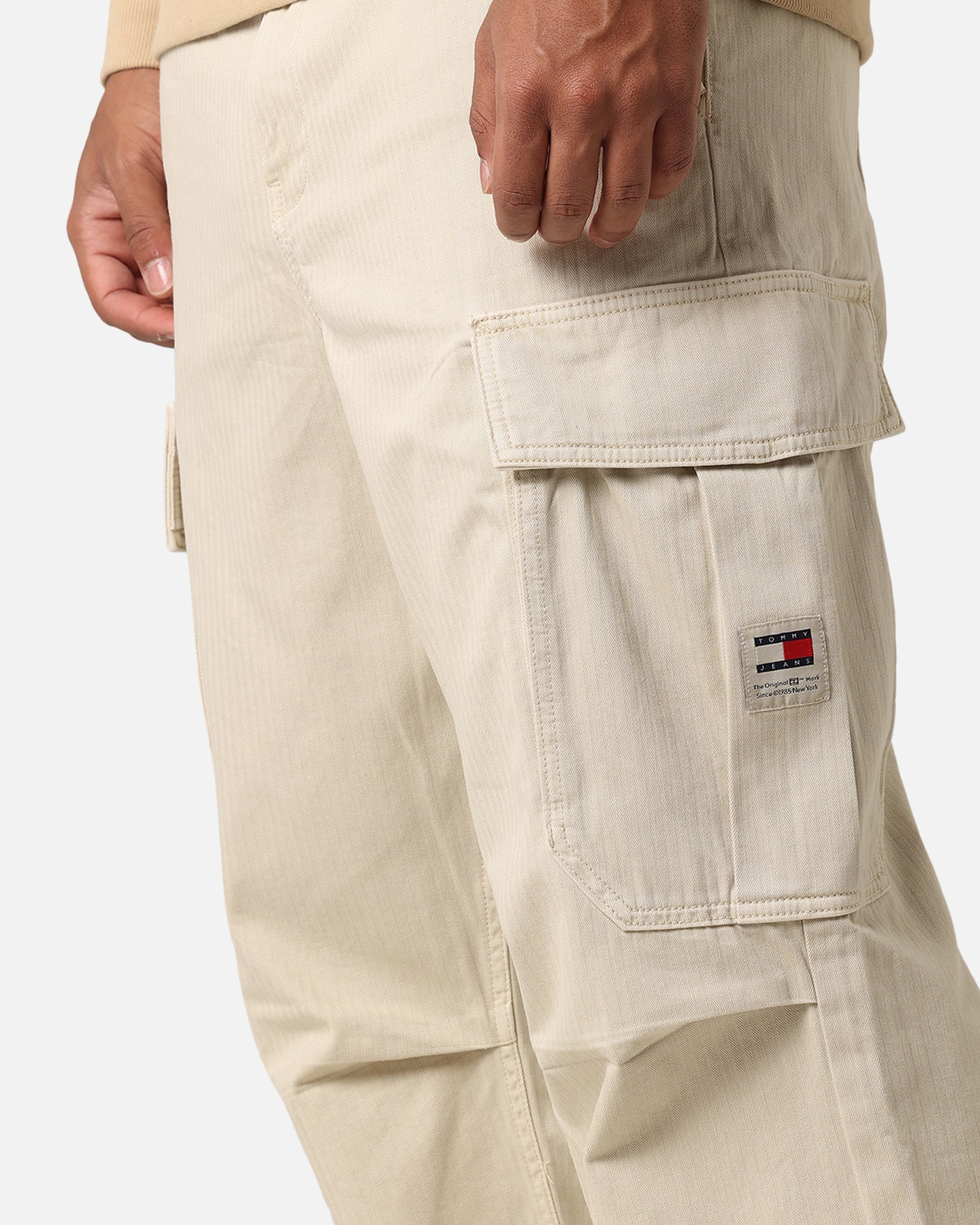 Tommy Jeans TJM Aiden Baggy Cargo Pants Newsprint - Image 3